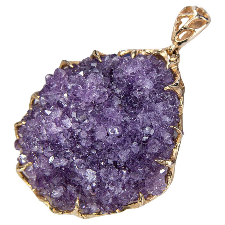 Pendentif en or avec grande fleur d'améthyste et cristaux bruts brésiliens naturels, violet lavande