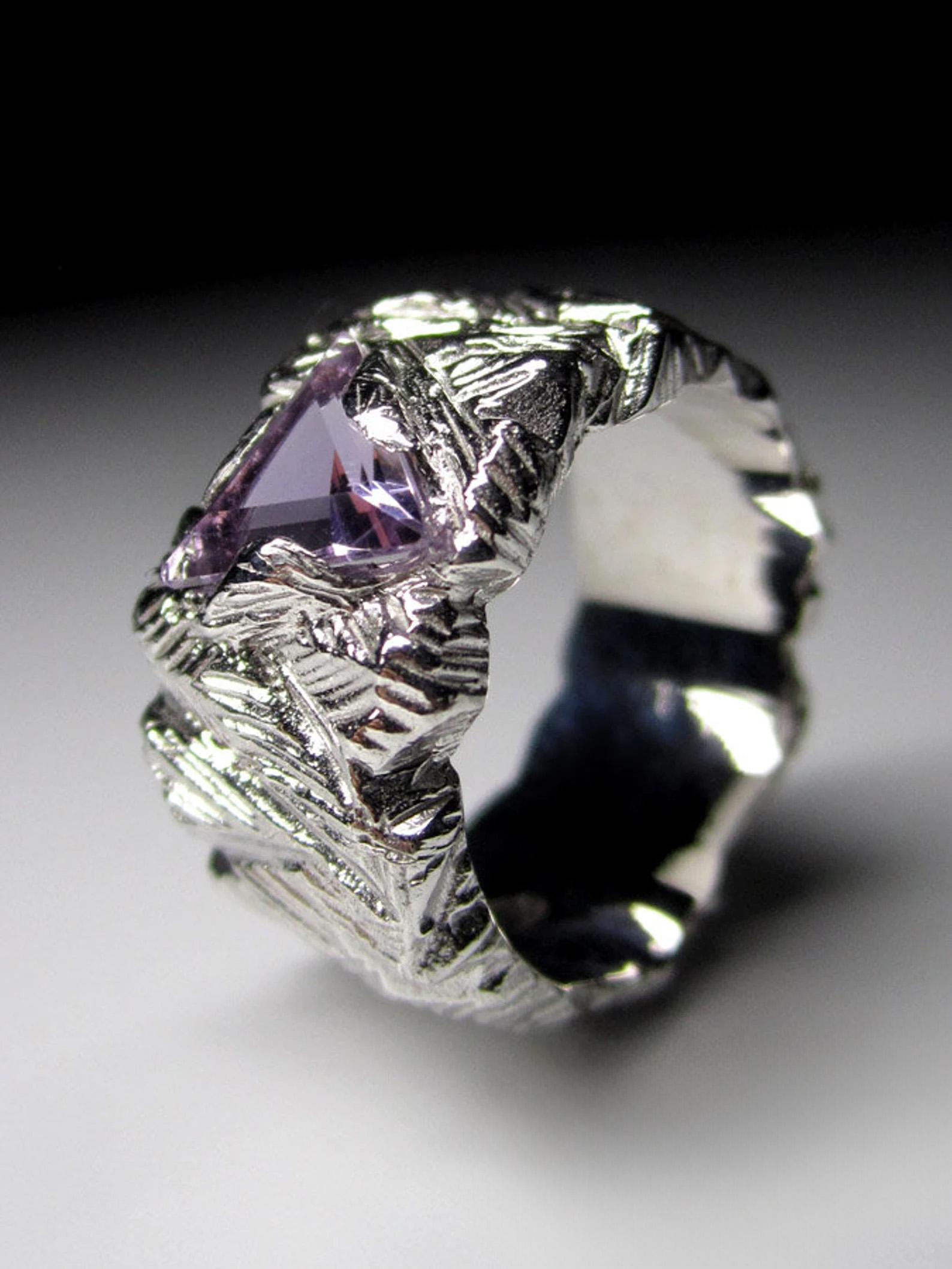 Big Amethyst Silver Ring Trilliant Fancy Cut Jewels Purple Violet Gemstone  In New Condition For Sale In Berlin, DE