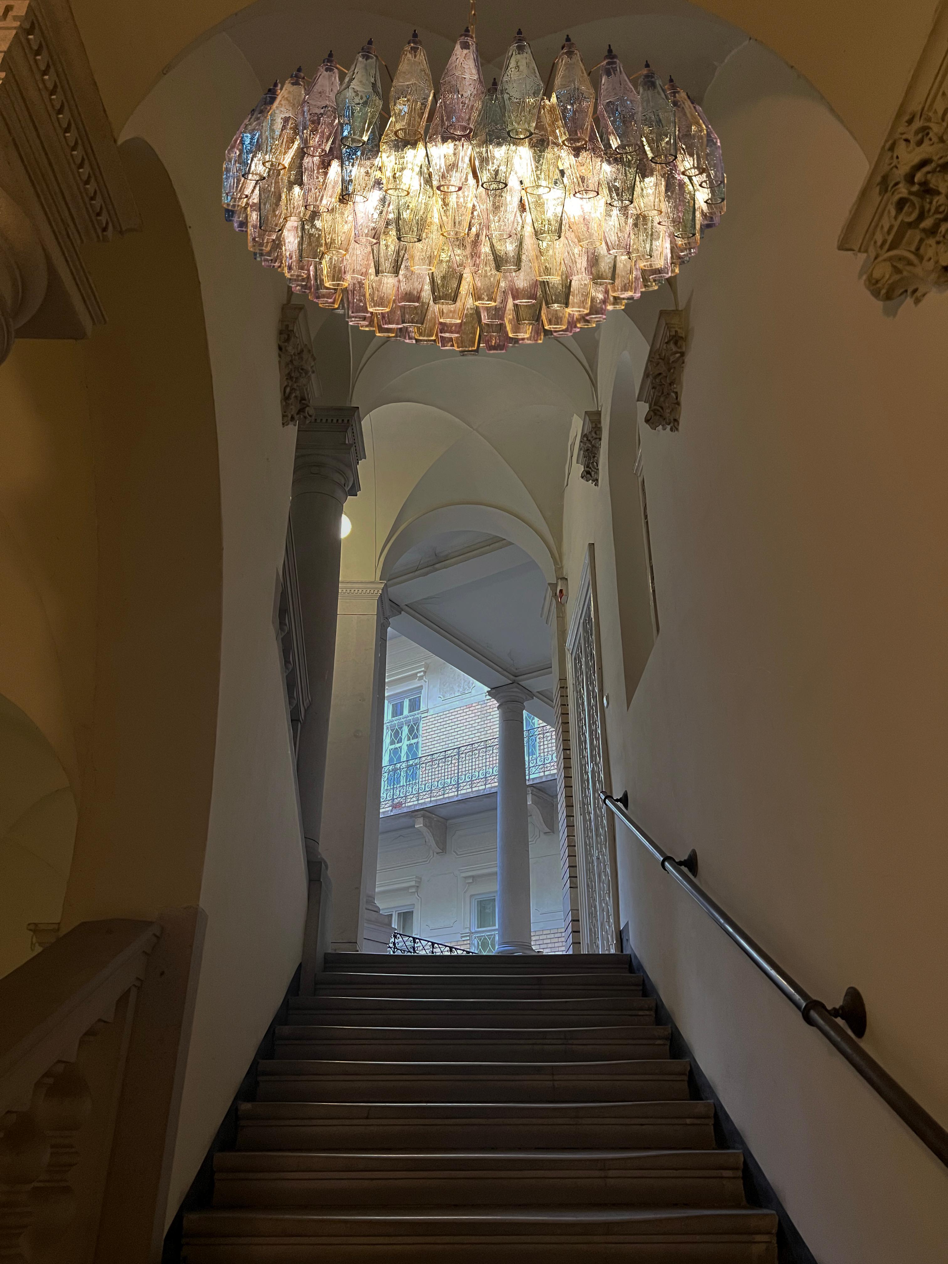 Grande e sorprendente lampadario in vetro di Murano - 185 vetri multicolore 2