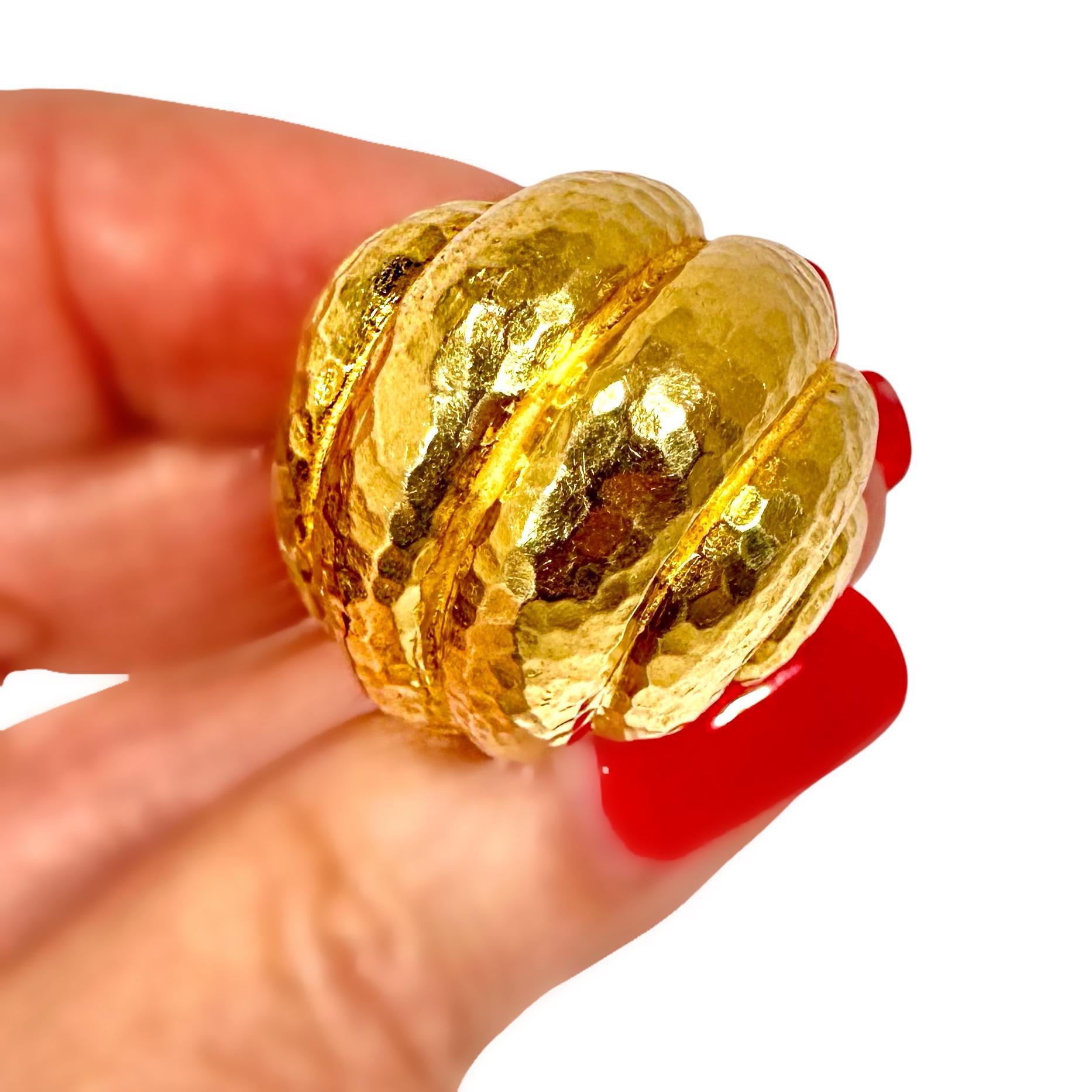 Big and Bold 18K Yellow Gold David Webb Bombe Dome Ring For Sale 2