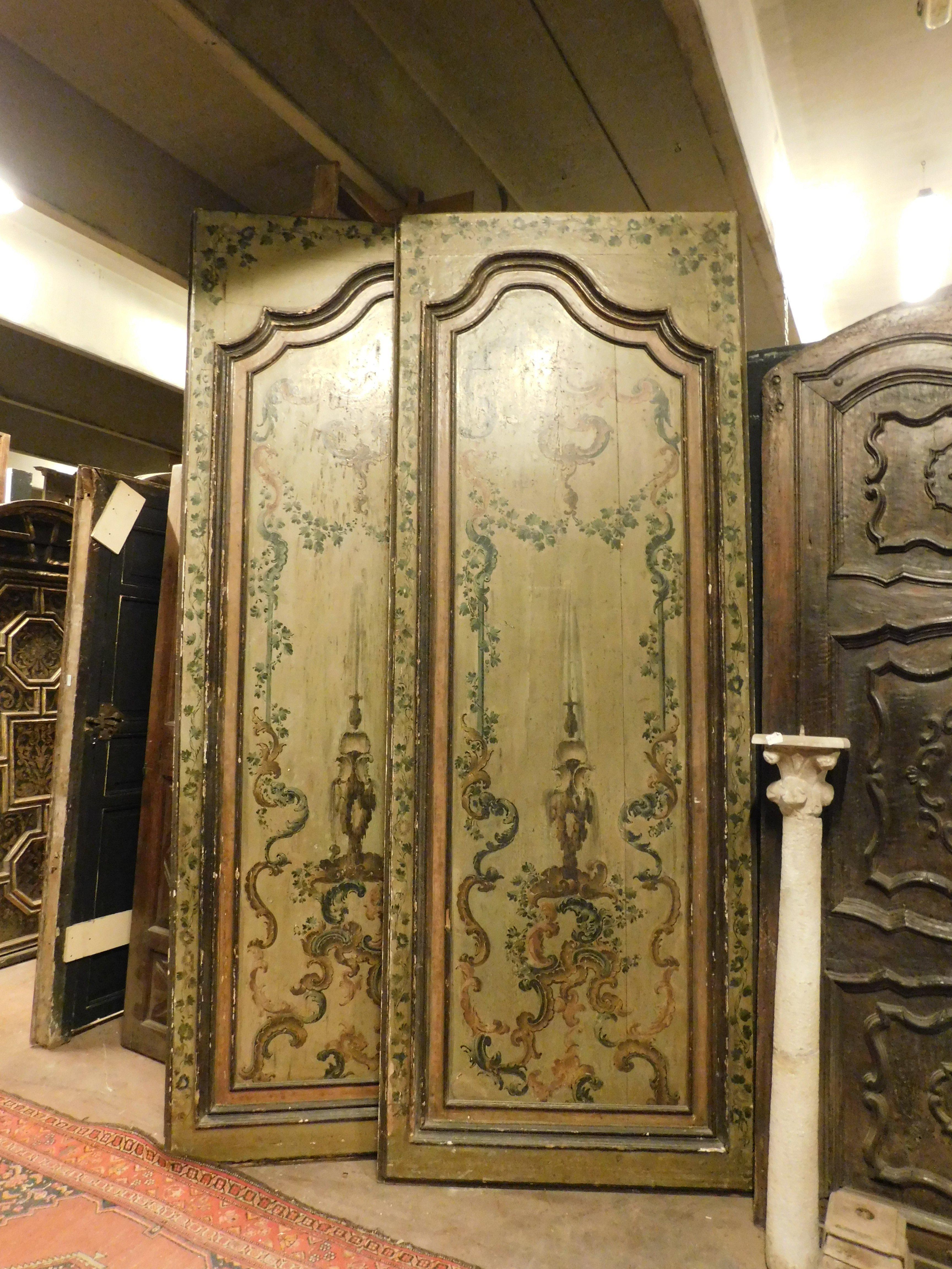 Italian Big and majestic door in lacquered wood and richly painted, two leaves, Italy For Sale