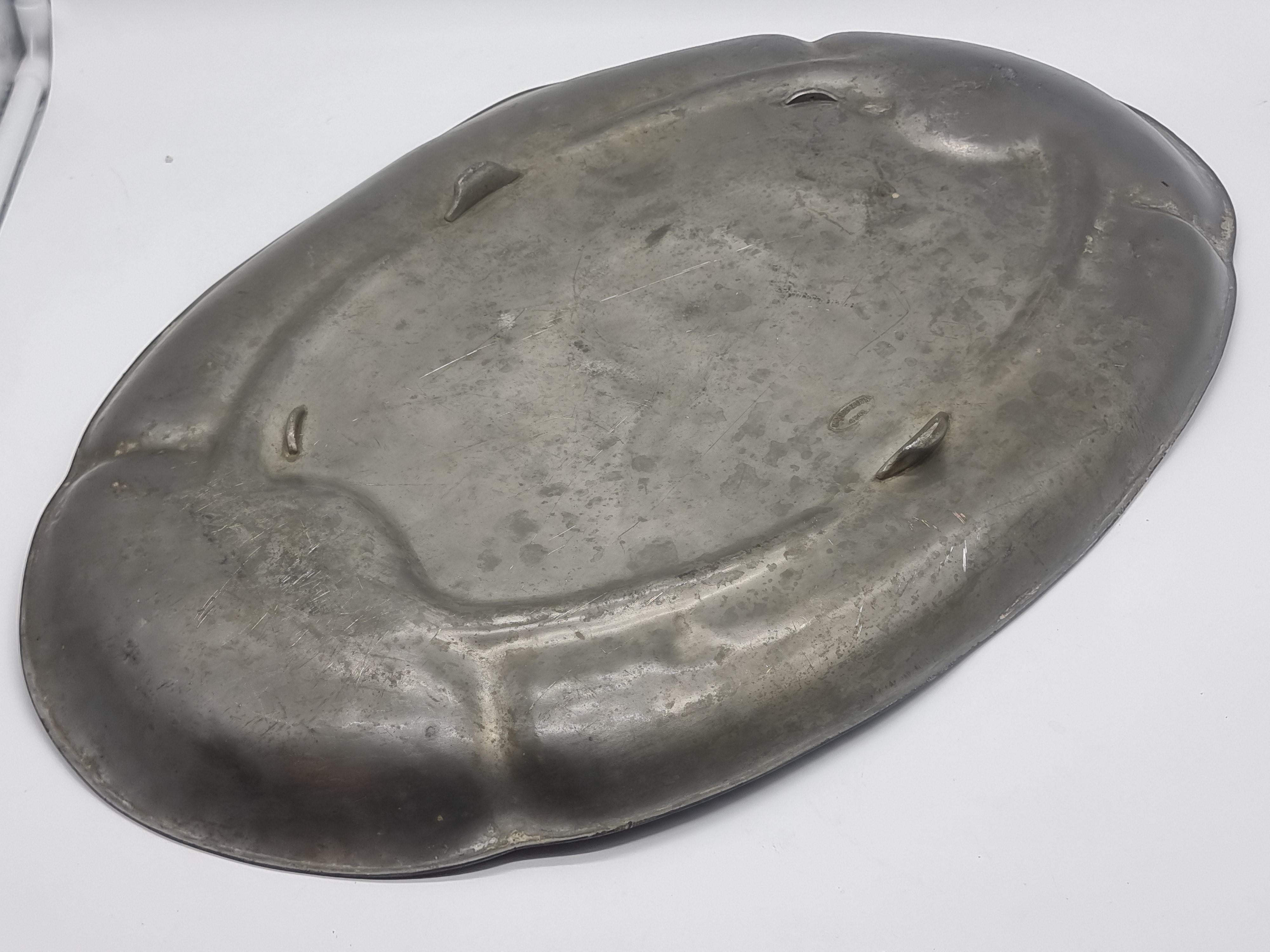 Grande assiette / bol en étain ancien Art Nouveau Kayserzinn 4345 avec motif de chasse en vente 9
