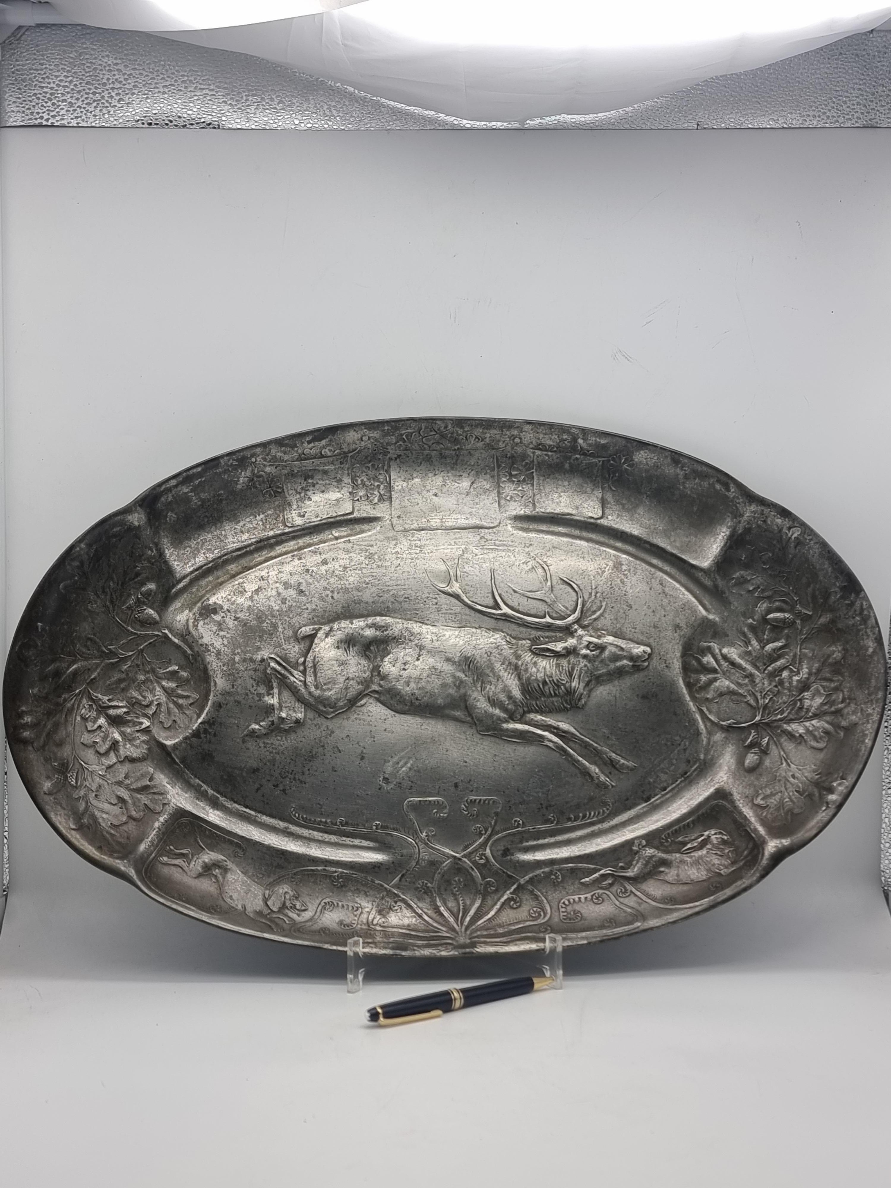 Grande assiette / bol en étain ancien Art Nouveau Kayserzinn 4345 avec motif de chasse en vente 13