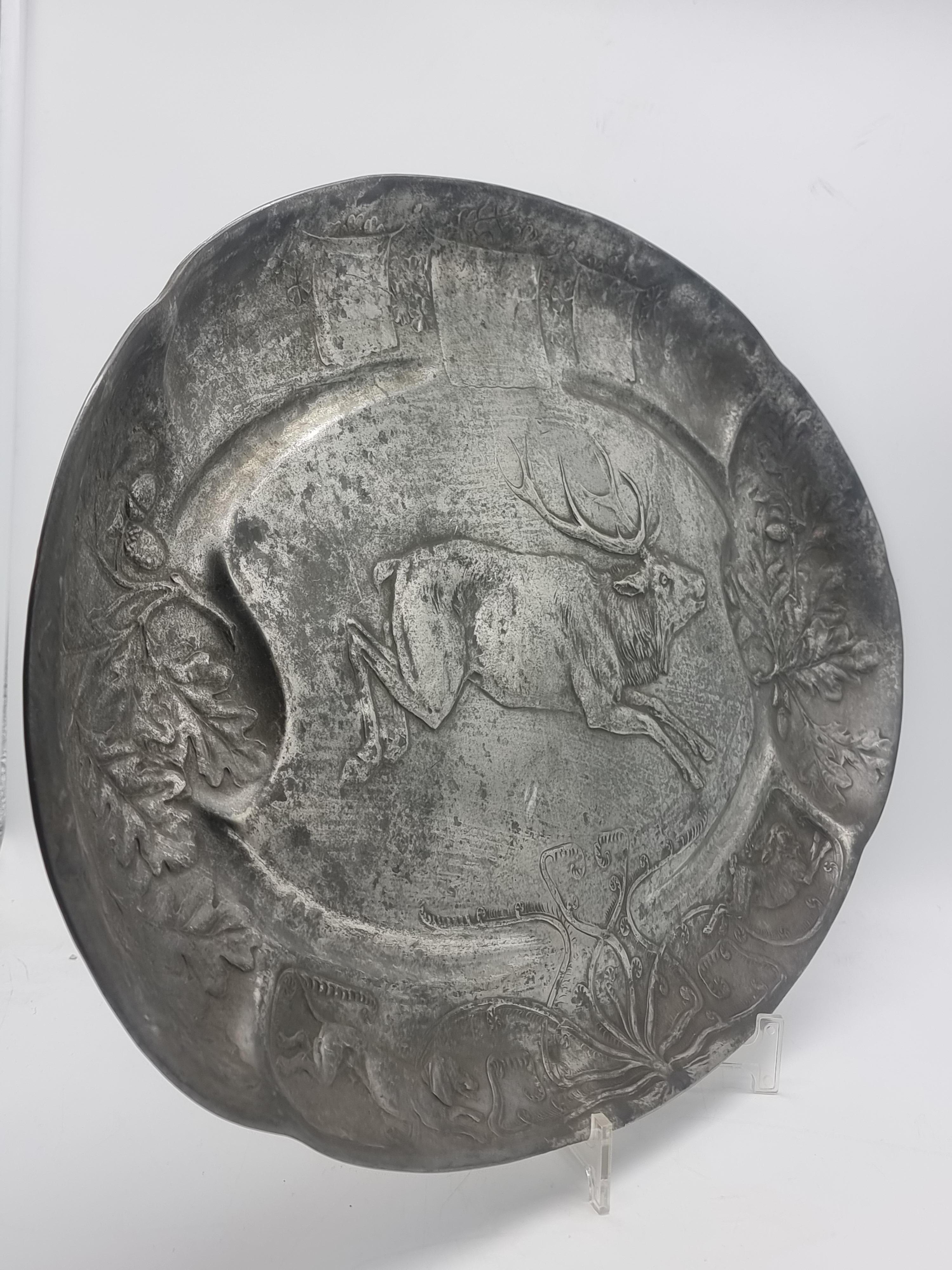 
Assiette Art nouveau en étain Bigli

Kayserzinn 4345 Motif de chasse à la foi