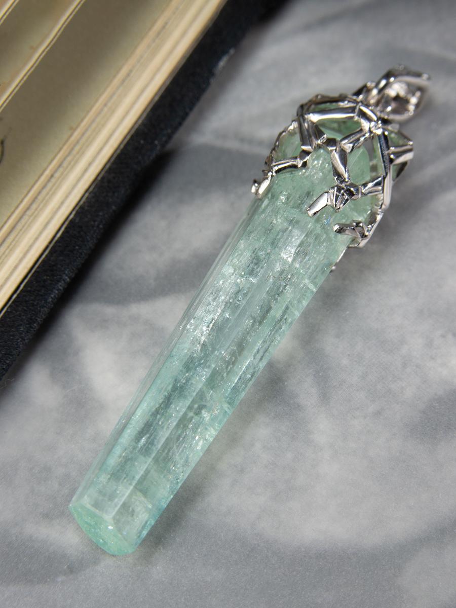 aquamarine raw crystal