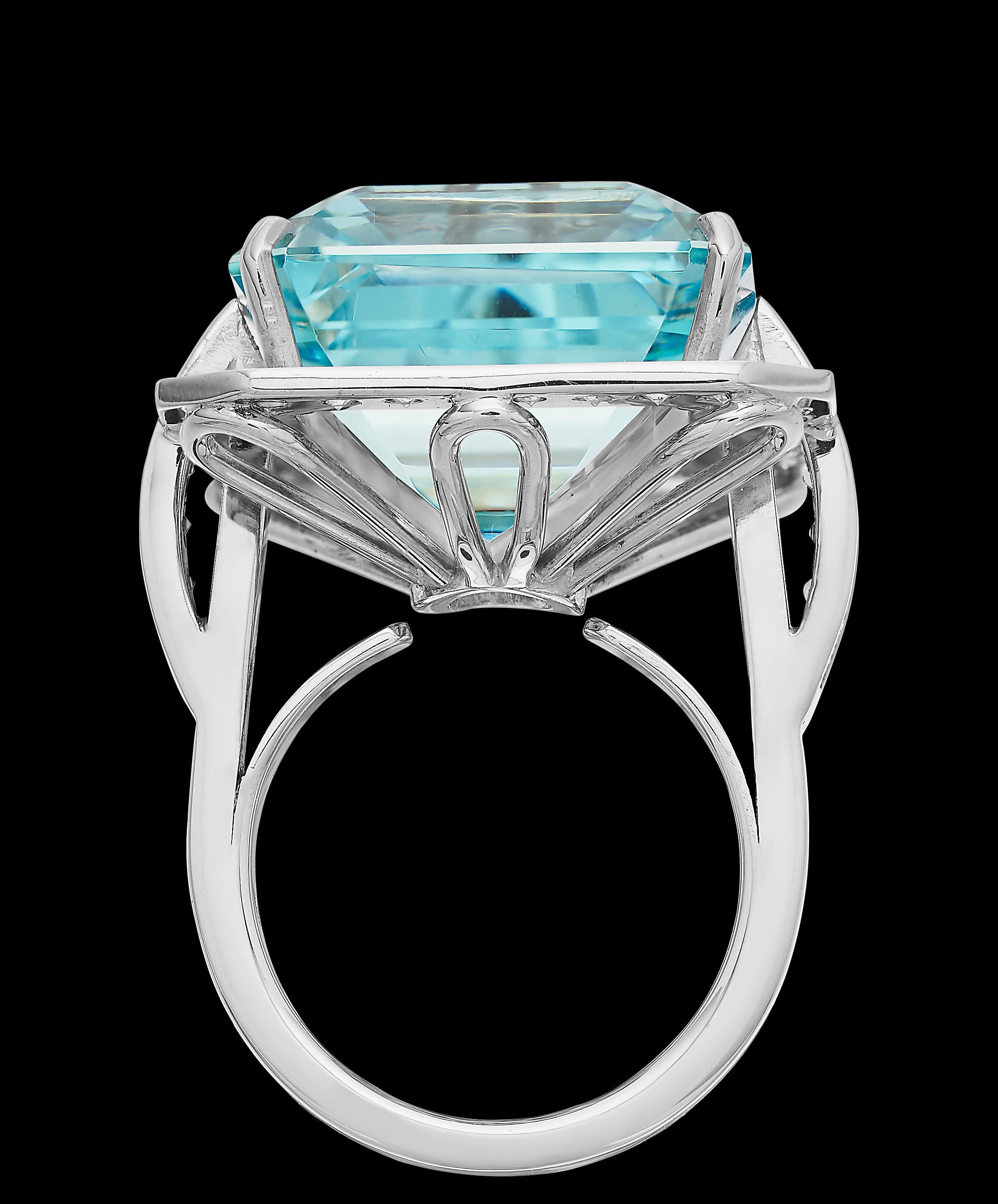 Big Aquamarine 'Emerald Cut' and Diamond Ring in British Hallmarked 18k Gold In Excellent Condition In London, GB