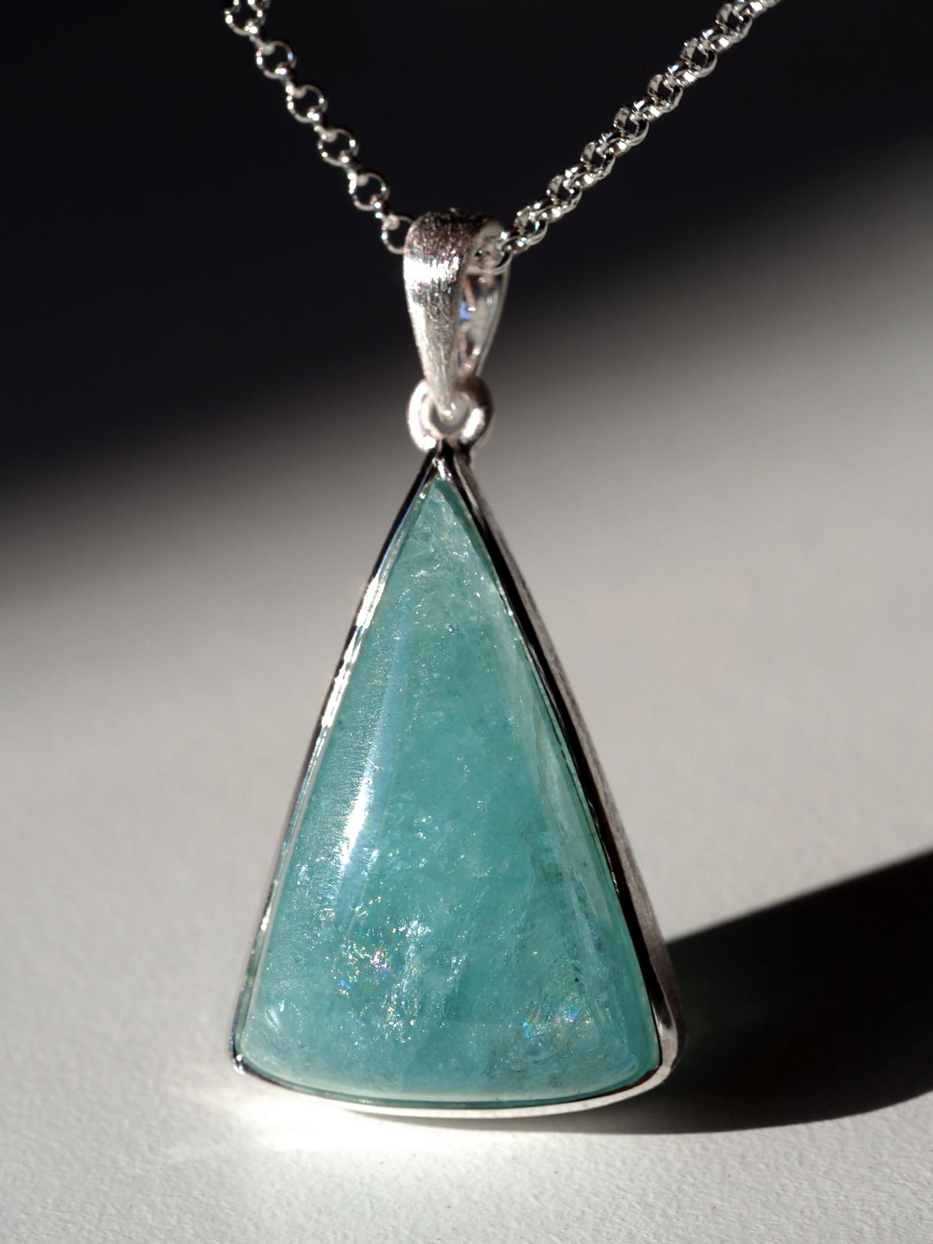 Grande collana d'argento di acquamarina Ciondolo di berillo naturale blu in vendita 5