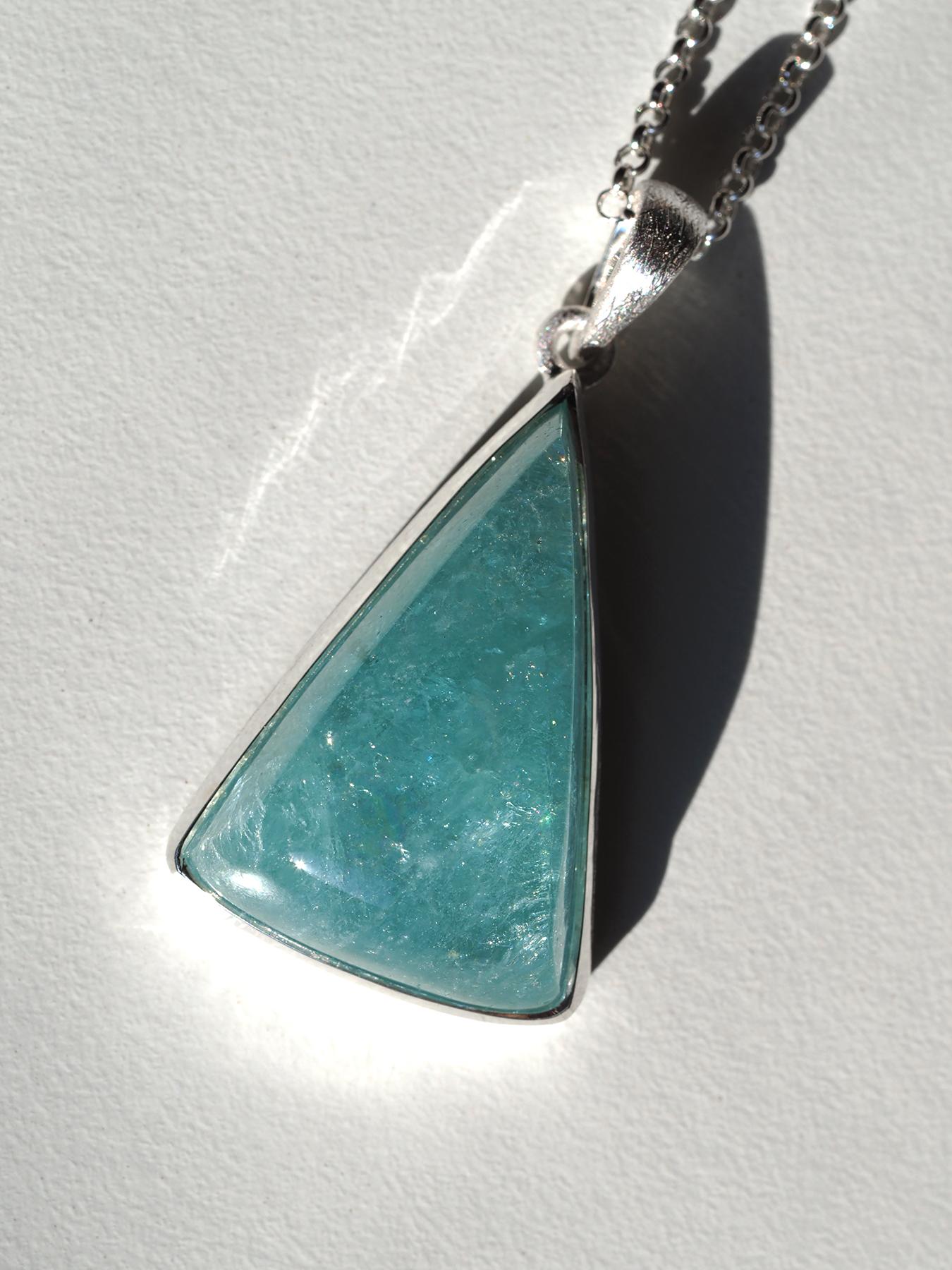 Grande collana d'argento di acquamarina Ciondolo di berillo naturale blu In condizioni Nuovo in vendita a Berlin, DE