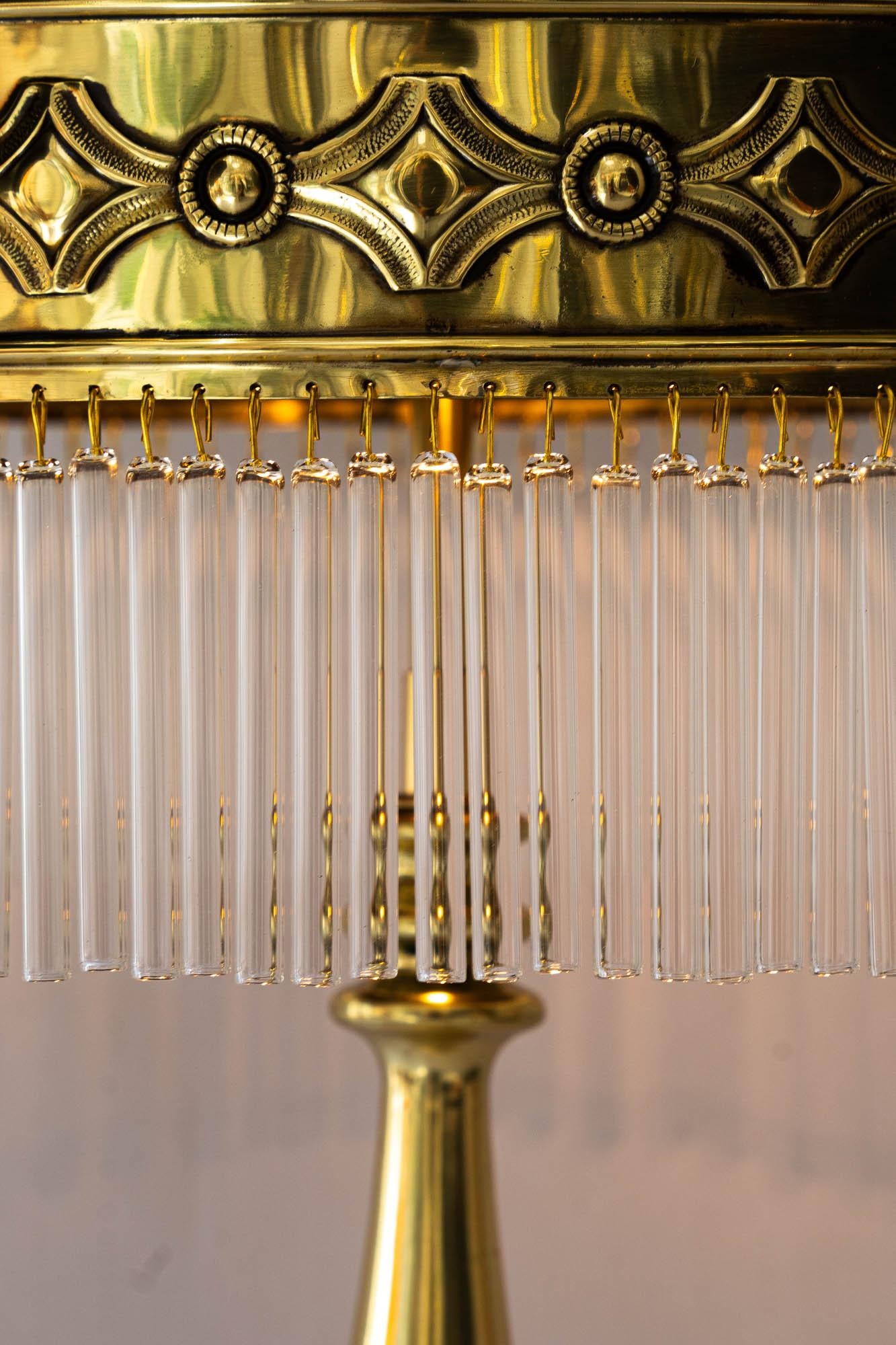 Große Art deco Messing Tischlampe mit Opalglas Steinen Wien um 1920er Jahre im Angebot 5