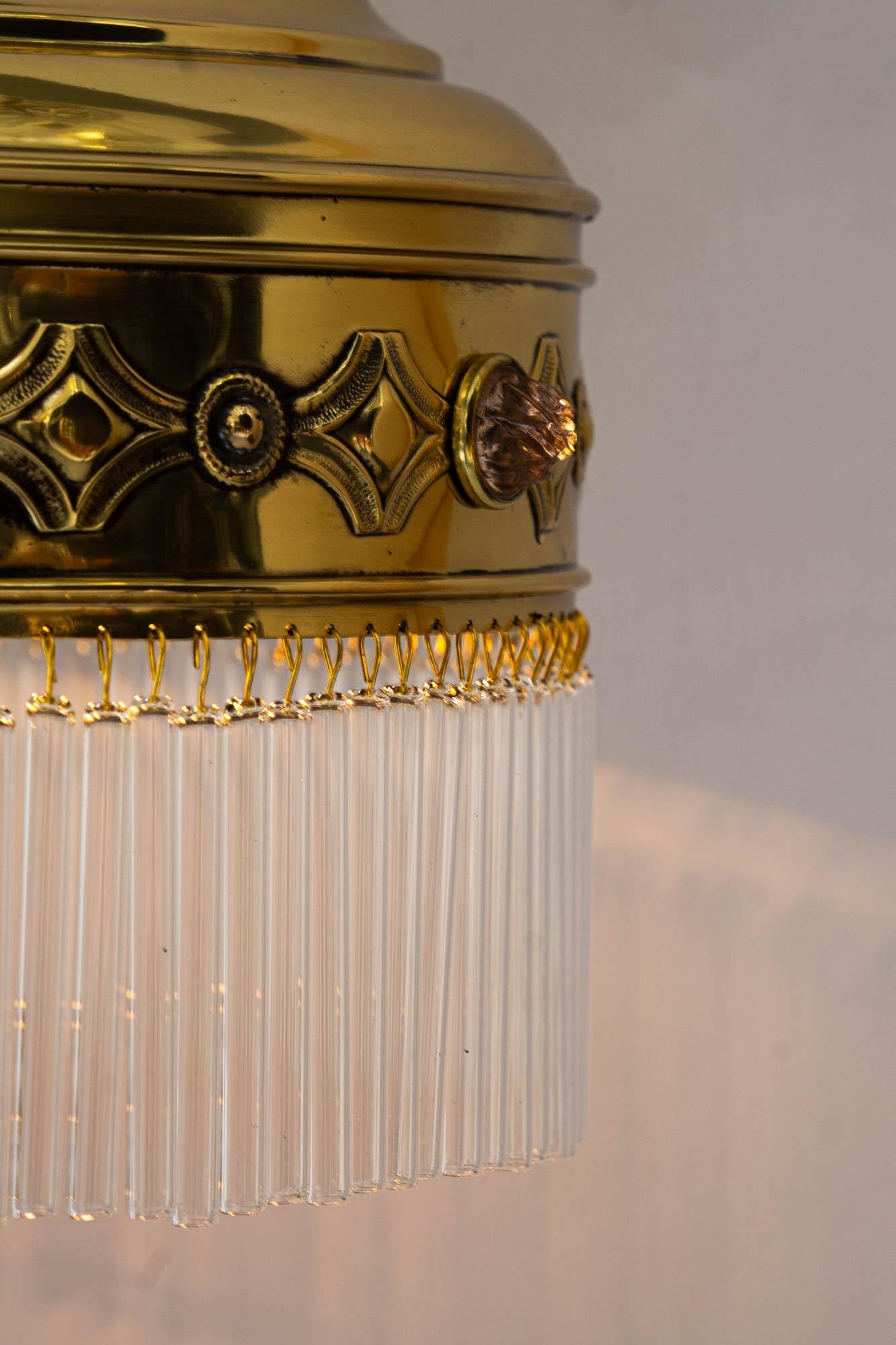 Große Art deco Messing Tischlampe mit Opalglas Steinen Wien um 1920er Jahre im Angebot 6
