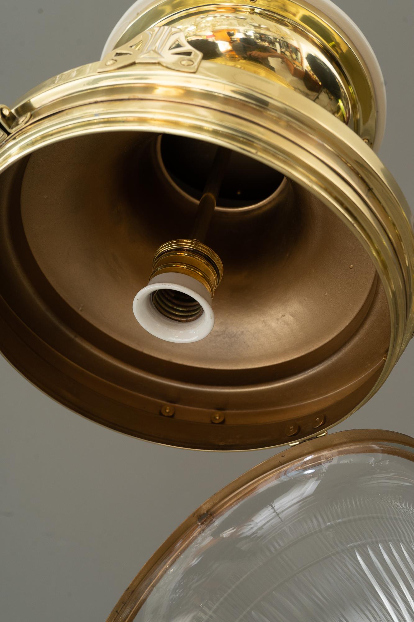 Grande lampada da soffitto Art Deco con vetro tagliato Vienna intorno agli anni '20 in vendita 6