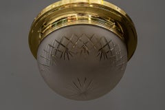 Große große Art-Déco-Deckenleuchte mit original geschliffenem Glas, um 1920