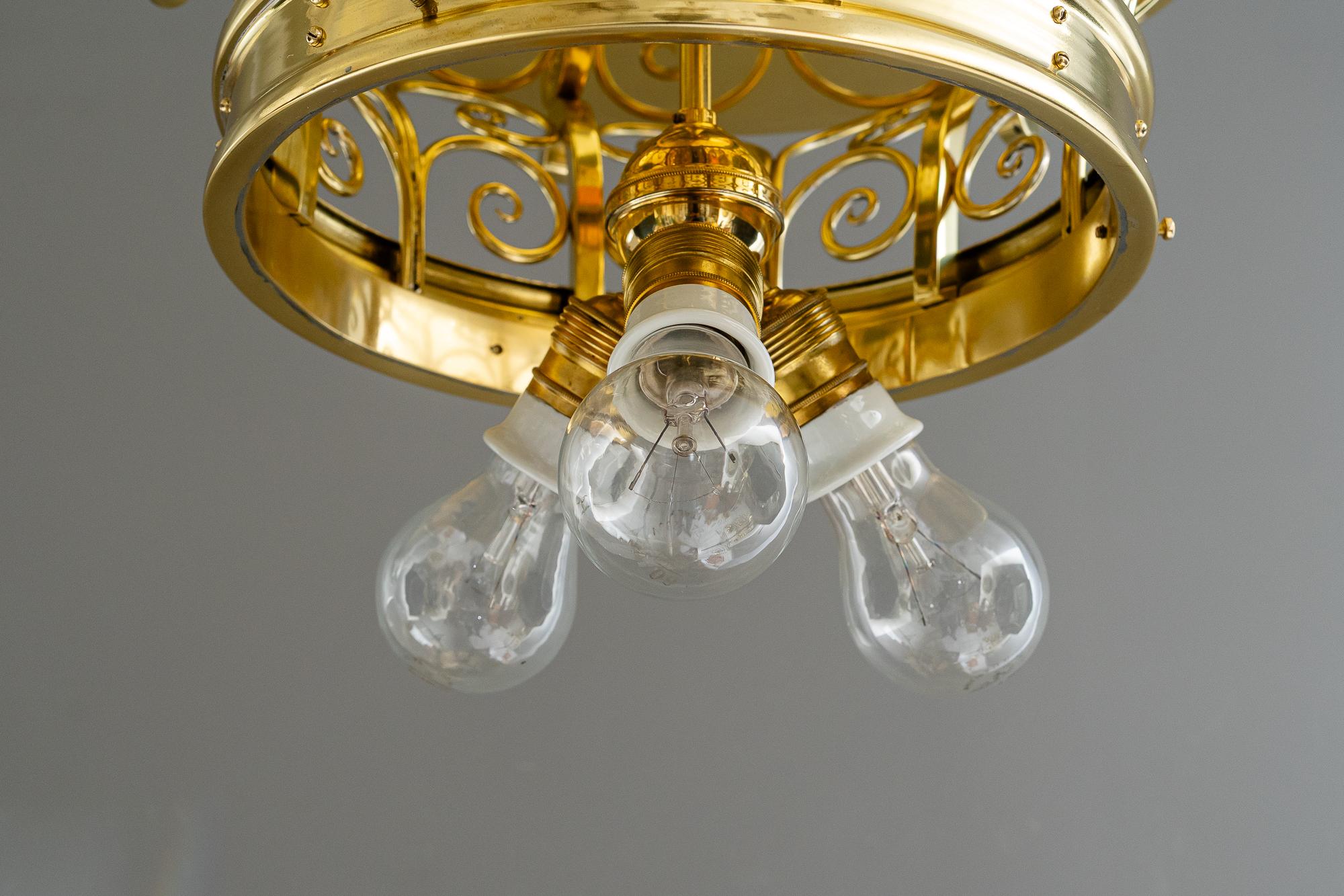 Grand plafonnier Art Déco avec abat-jour original en verre opale vienne vers 1920 en vente 4