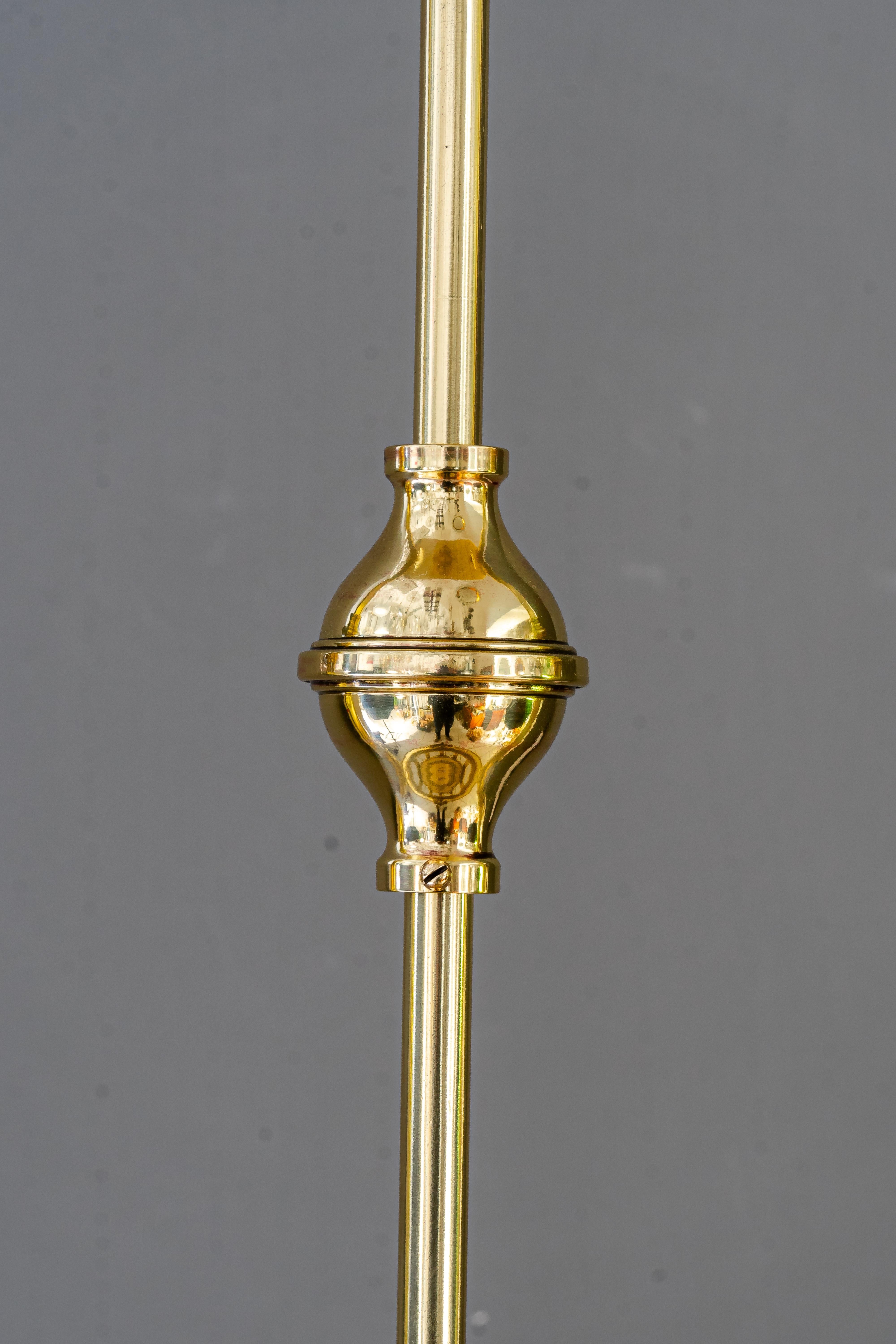 Laiton Grand lustre Art Deco viennois vers 1920 en vente