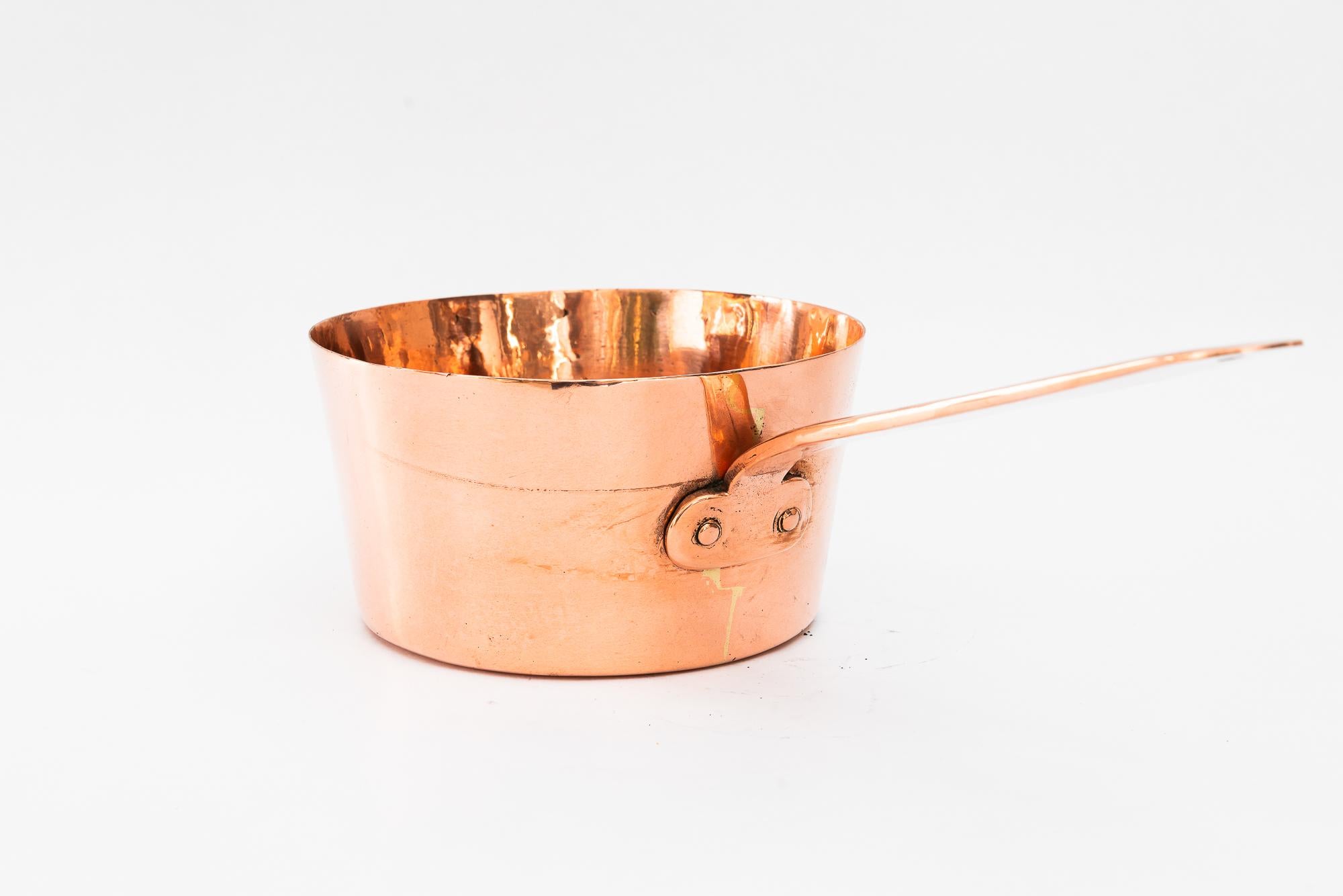 Big deco kupfer schale mit henkel wien um 1920s
Kupfer nur poliert