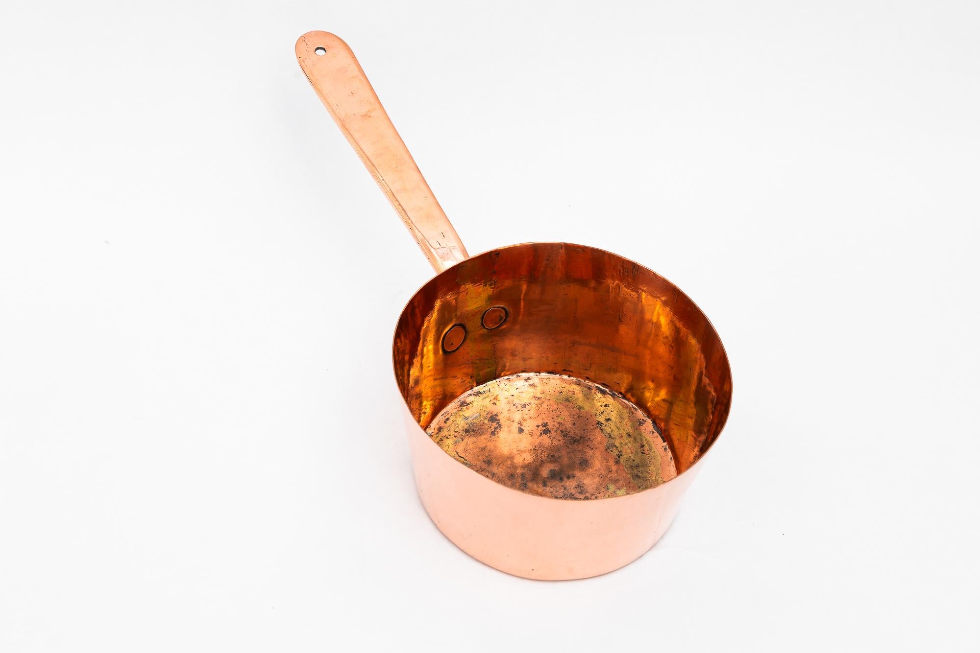 Big deco kupfer schale mit henkel wien um 1920s im Zustand „Gut“ im Angebot in Wien, AT