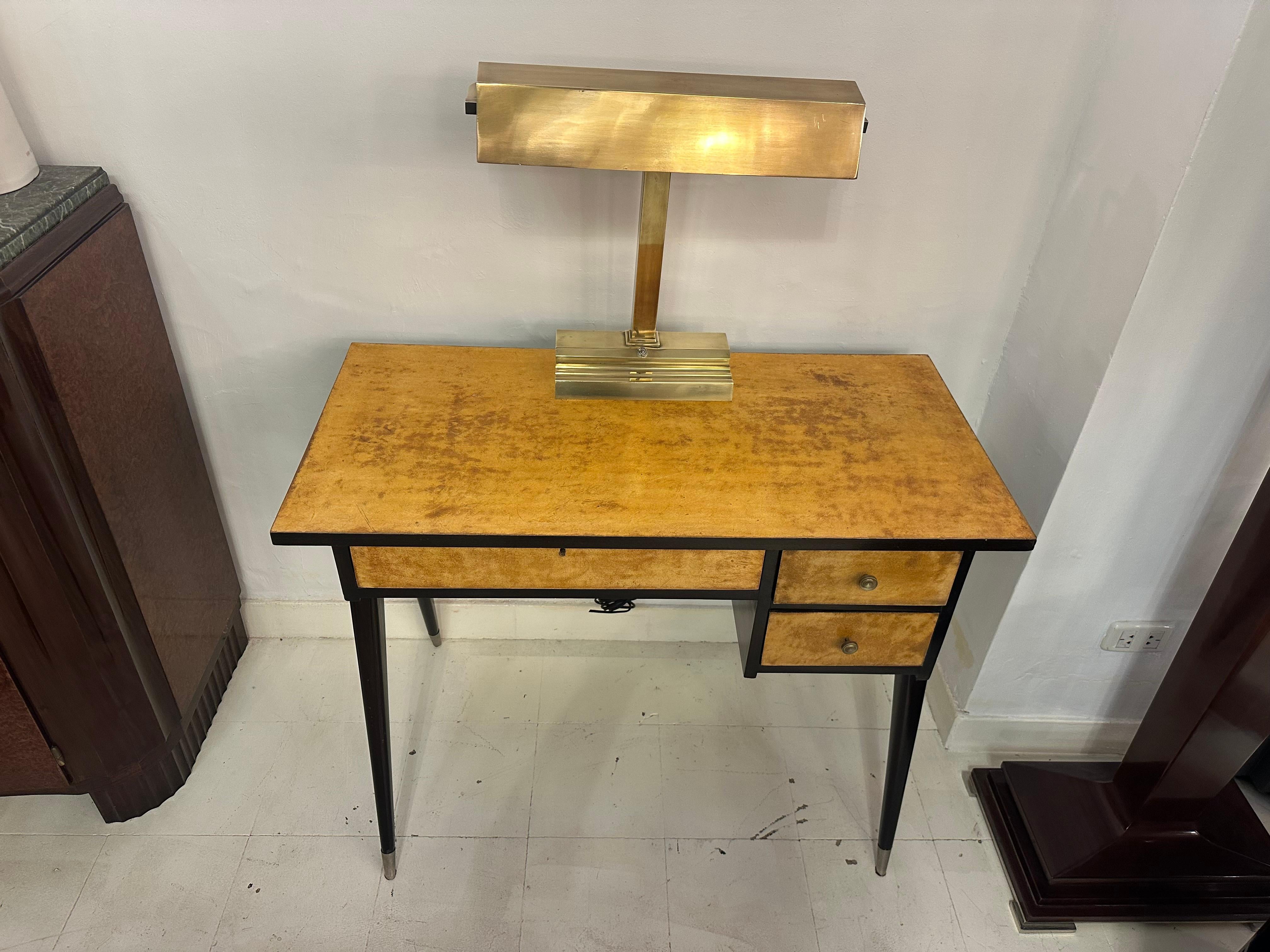 Big Art Deco Desk Lamp, 1920, Material: Bronze, German In Good Condition For Sale In Ciudad Autónoma Buenos Aires, C