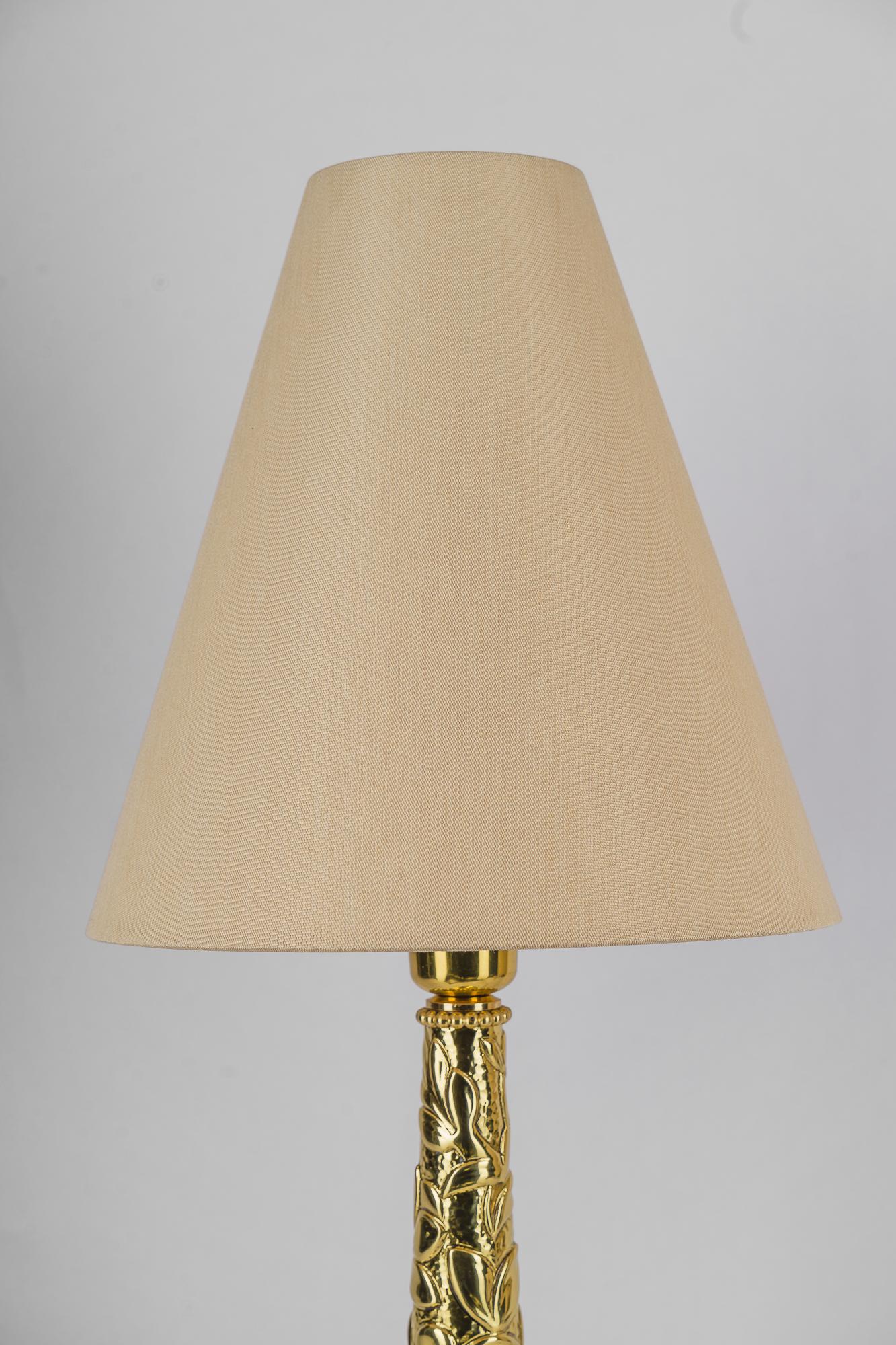 Autrichien Grande lampe de bureau Art déco avec abat-jour en tissu vers les années 1920 en vente