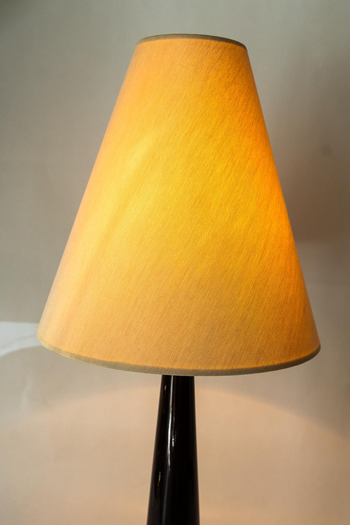 Big Art Deco Holz Tischlampe mit Stoffschirm Wien um 1920er Jahre im Angebot 1