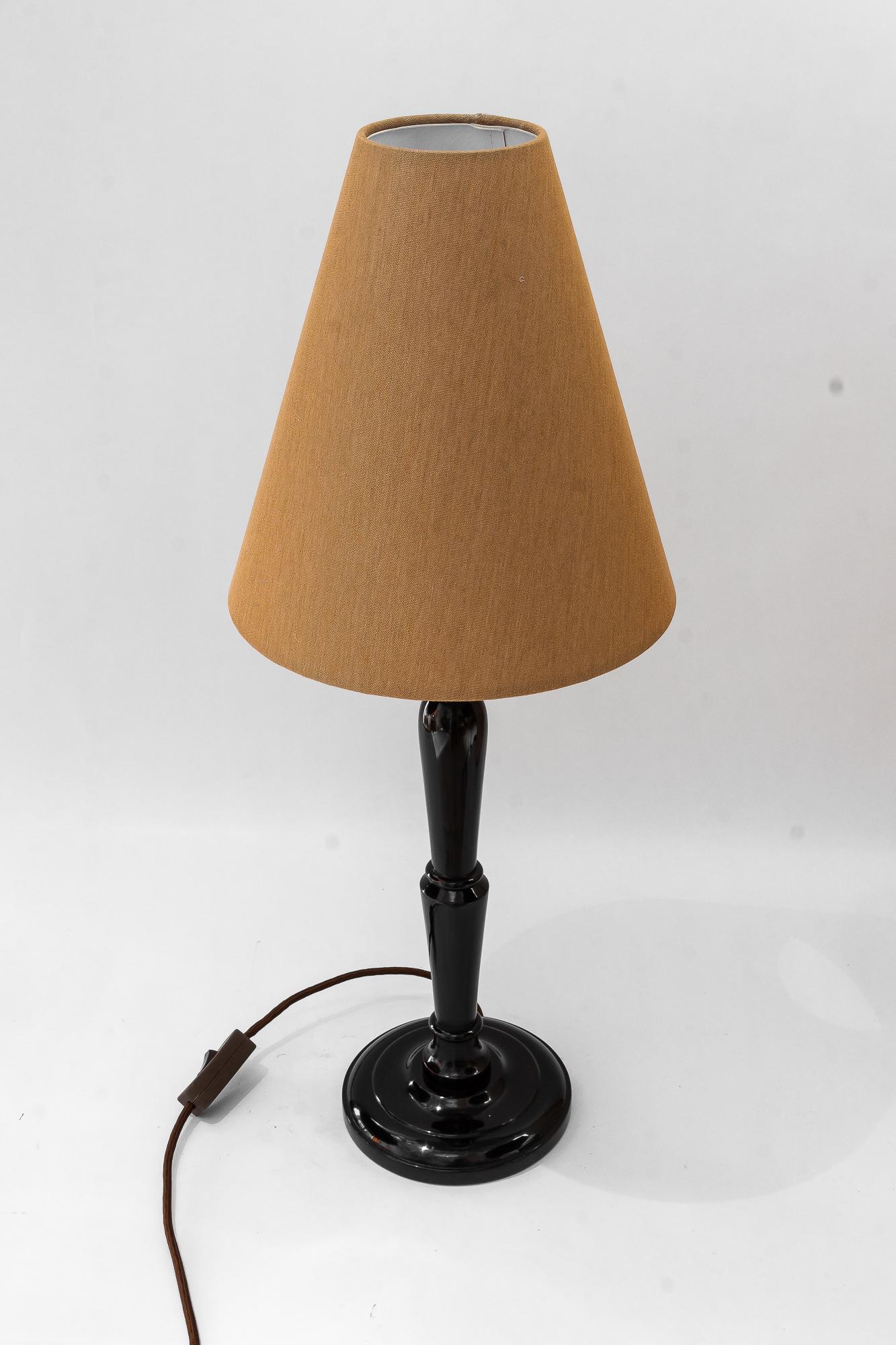 Bigli lampe de table Art Deco en bois avec abat-jour en tissu vienne vers 1920 en vente 1