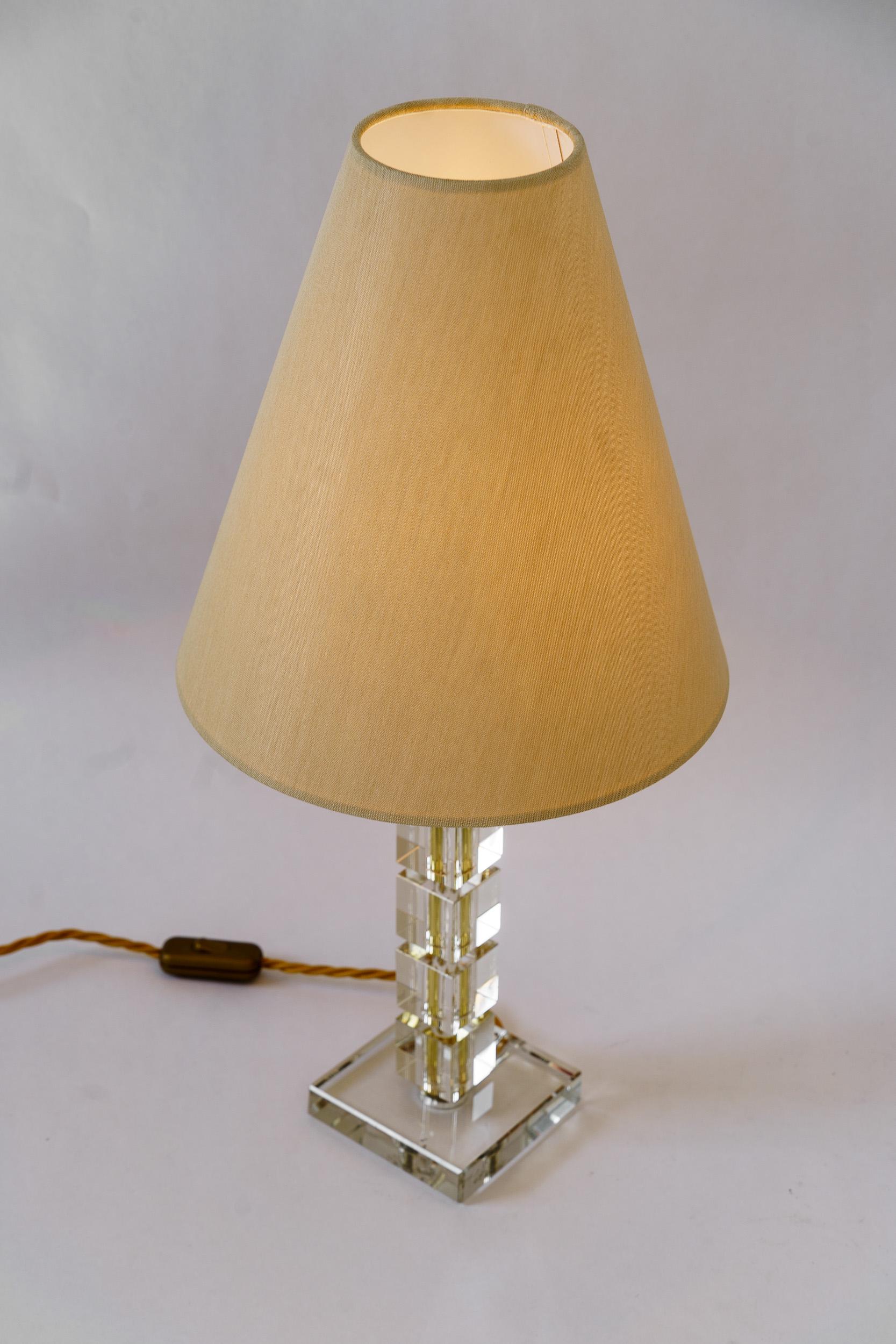Große Bakalowits Glastischlampe mit Stoffschirm Wien um 1920er Jahre (Messing) im Angebot