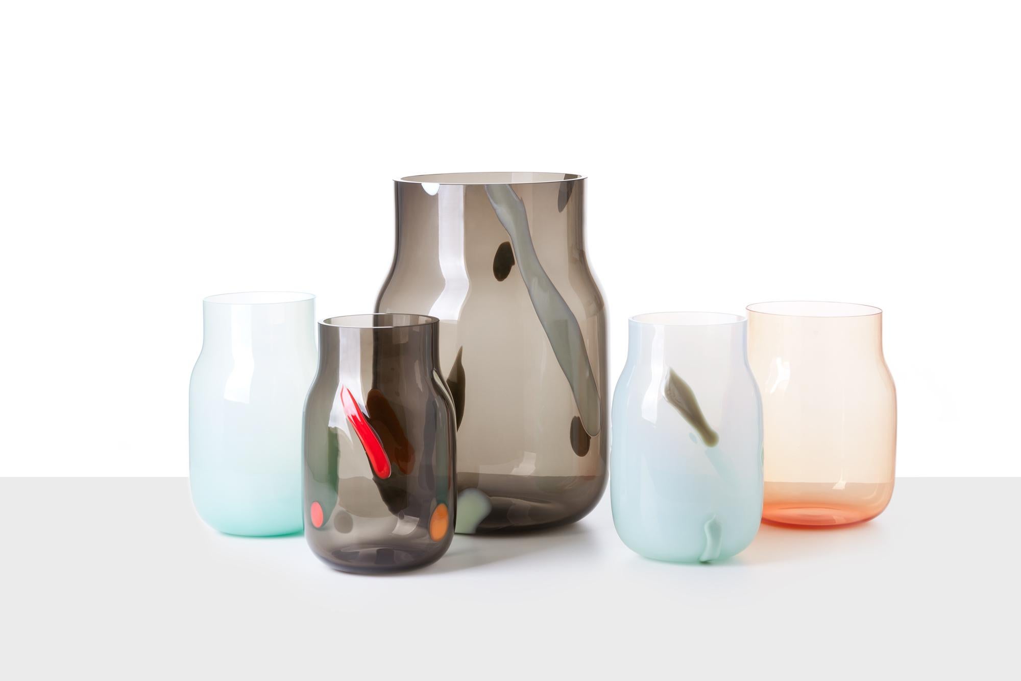 Big Bandaska Postmodern Vase by Dechem Studio In New Condition For Sale In Geneve, CH