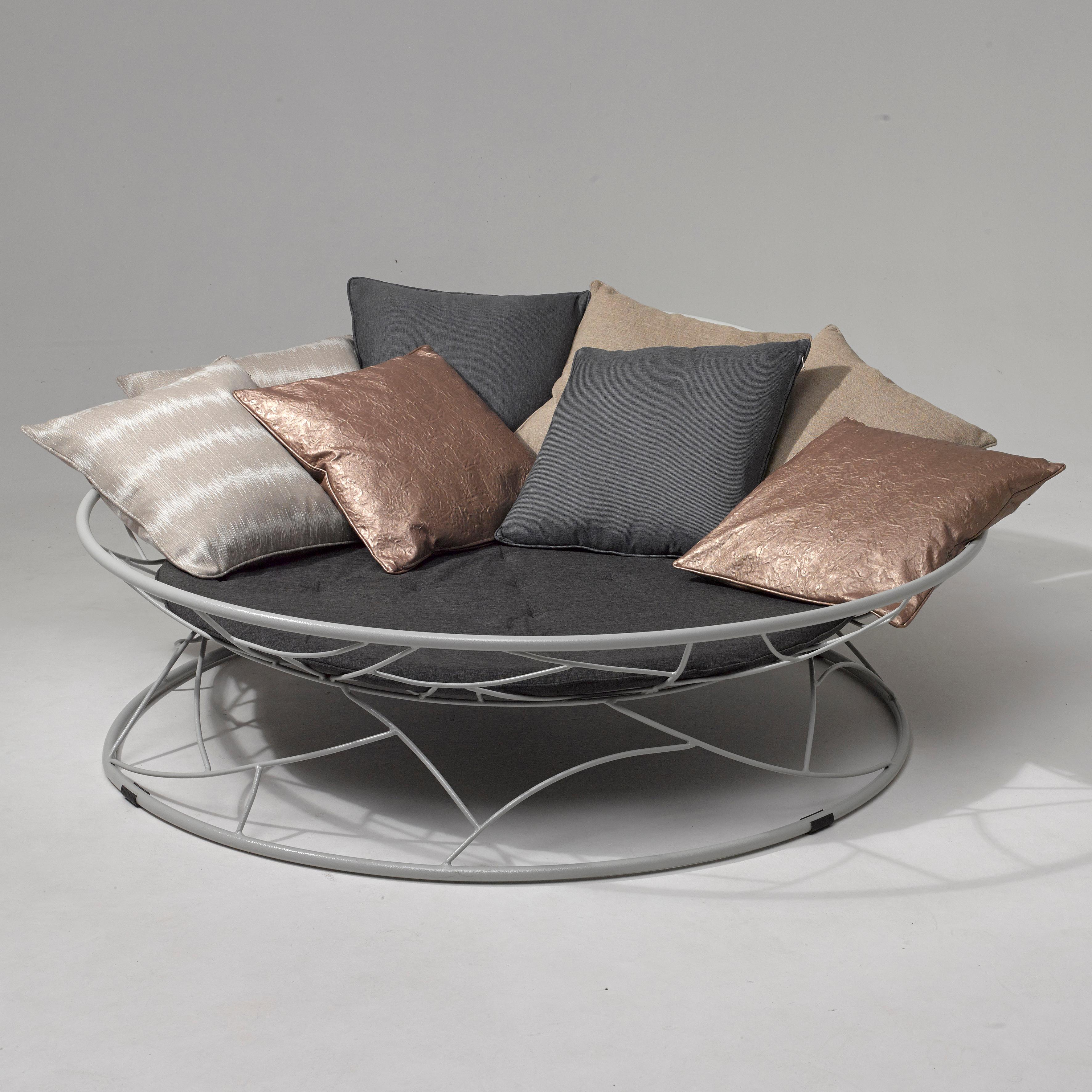 Modern Steel Twig Big Basket Hanging Daybed  In New Condition For Sale In Johannesburg, ZA