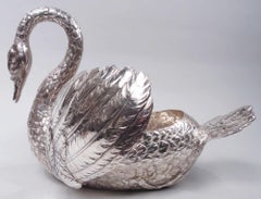 Grand et beau Swan de centre de table en argent allemand à grande envergure