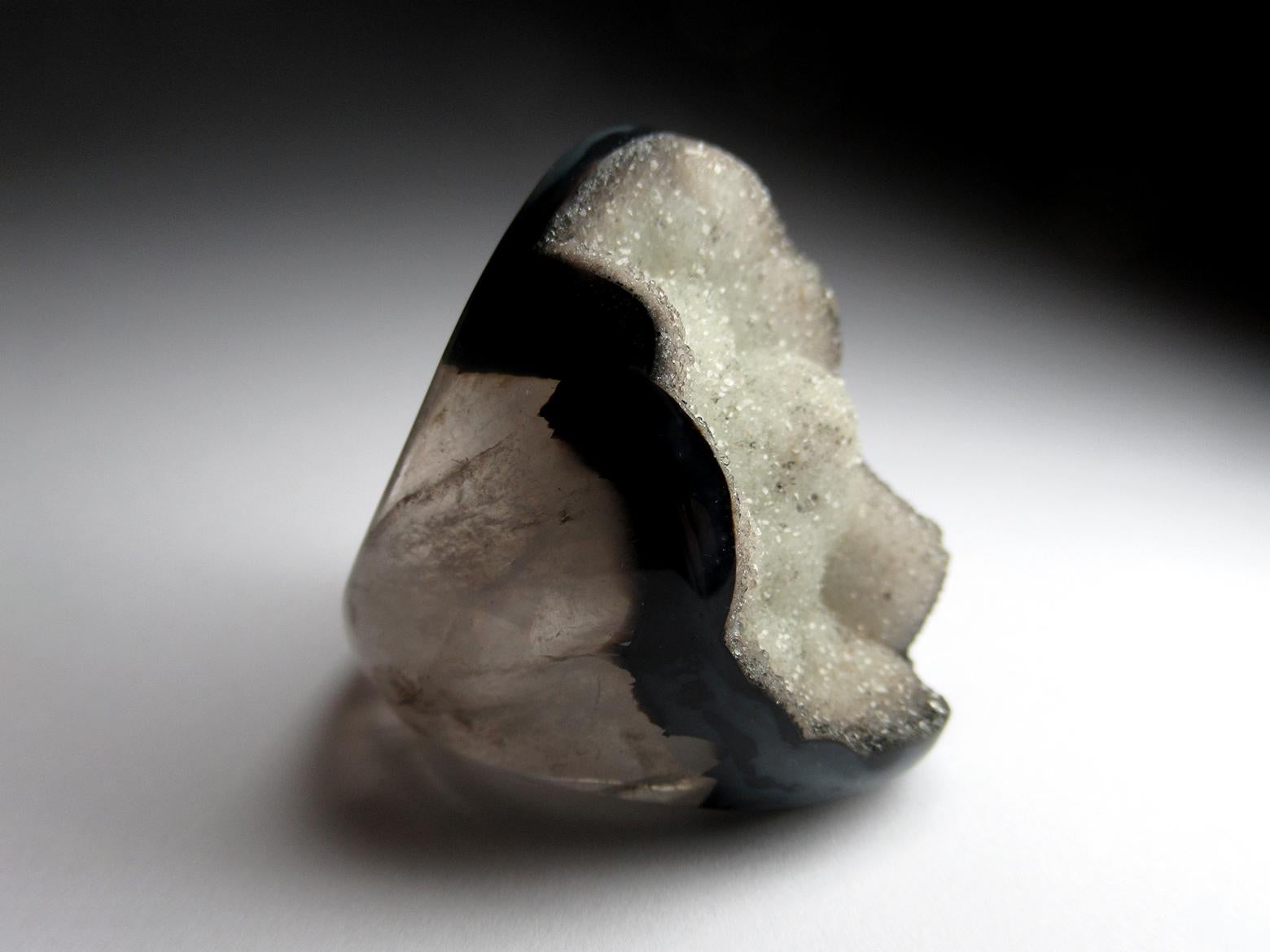 Big Black Agate and White Rock Crystal Solid Ring For Sale 2