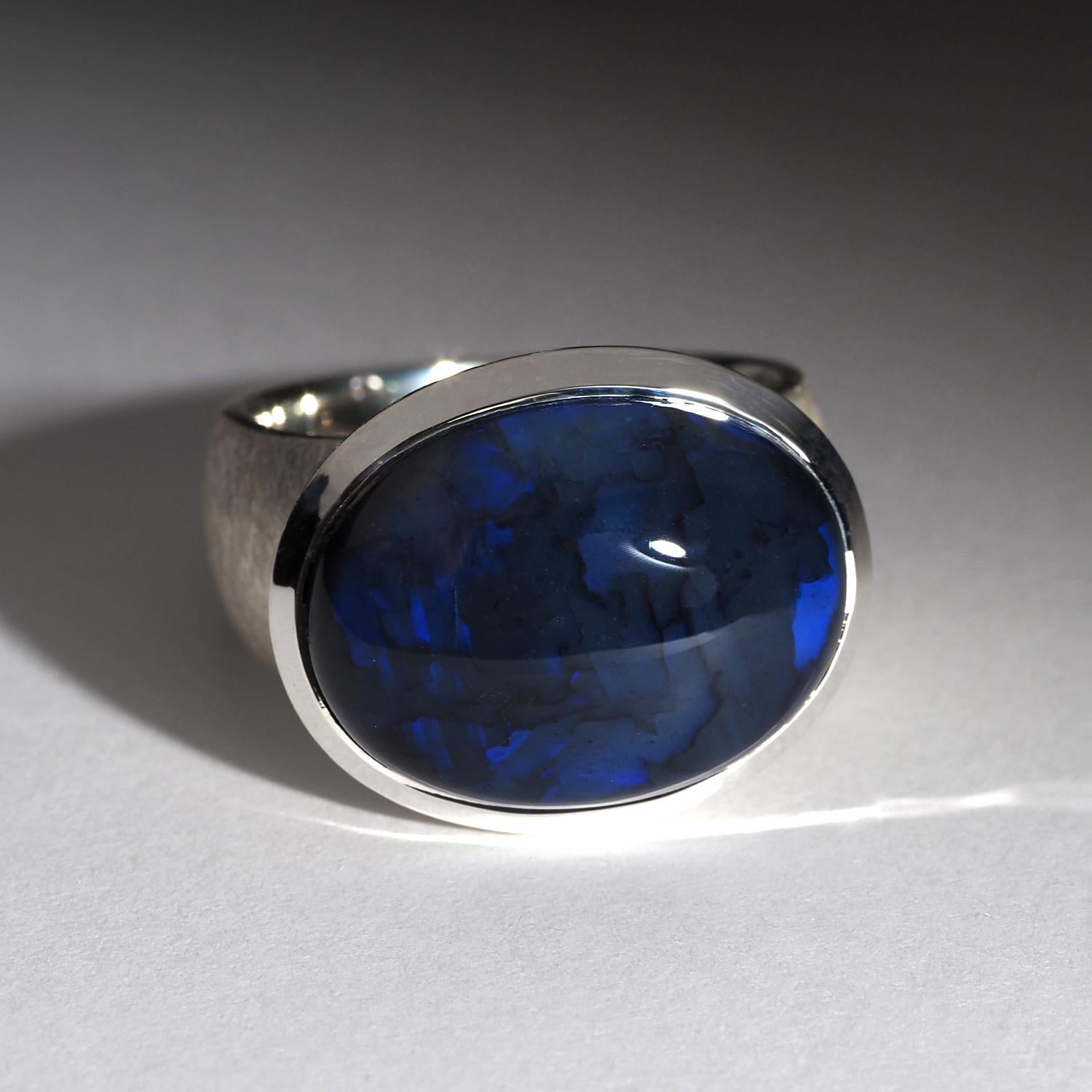 Grande anello d'argento di opale nero Modello insolito Regalo australiano Matrimonio in opale 9,5 US In condizioni Nuovo in vendita a Berlin, DE