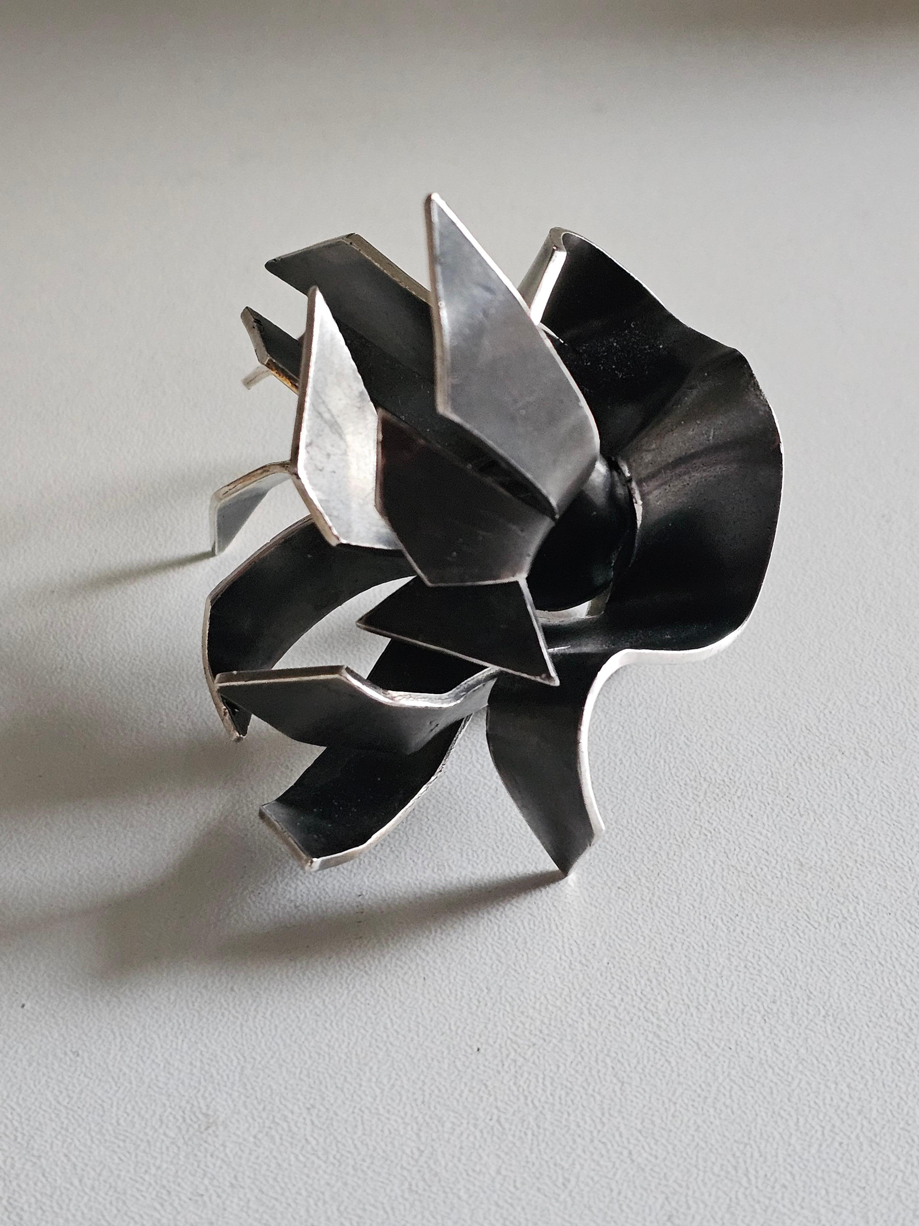 Alina Alamorean Big Tree Sculptural Contemporary Statement Ring Black Silver In New Condition For Sale In Fresnes, IDF