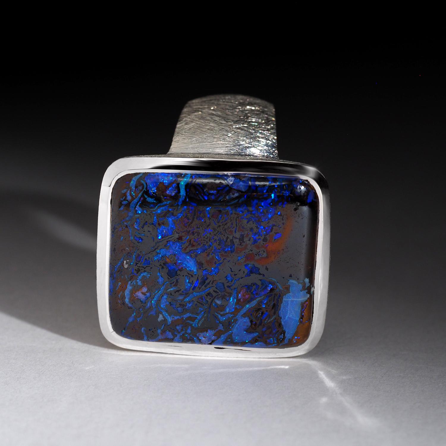Quadrato Anello d'argento Big Blue Boulder Opal Unisex Dichiarazione Gioielli in opale naturale Koroit in vendita