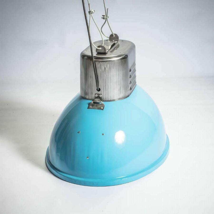 Different quantities and colors. This one is in blue color.
Totally restored original, European vintage Industrial pendant lights in steel.

Each one come from old factories in Europe. 

After being cleaned, the electrical parts and the steel