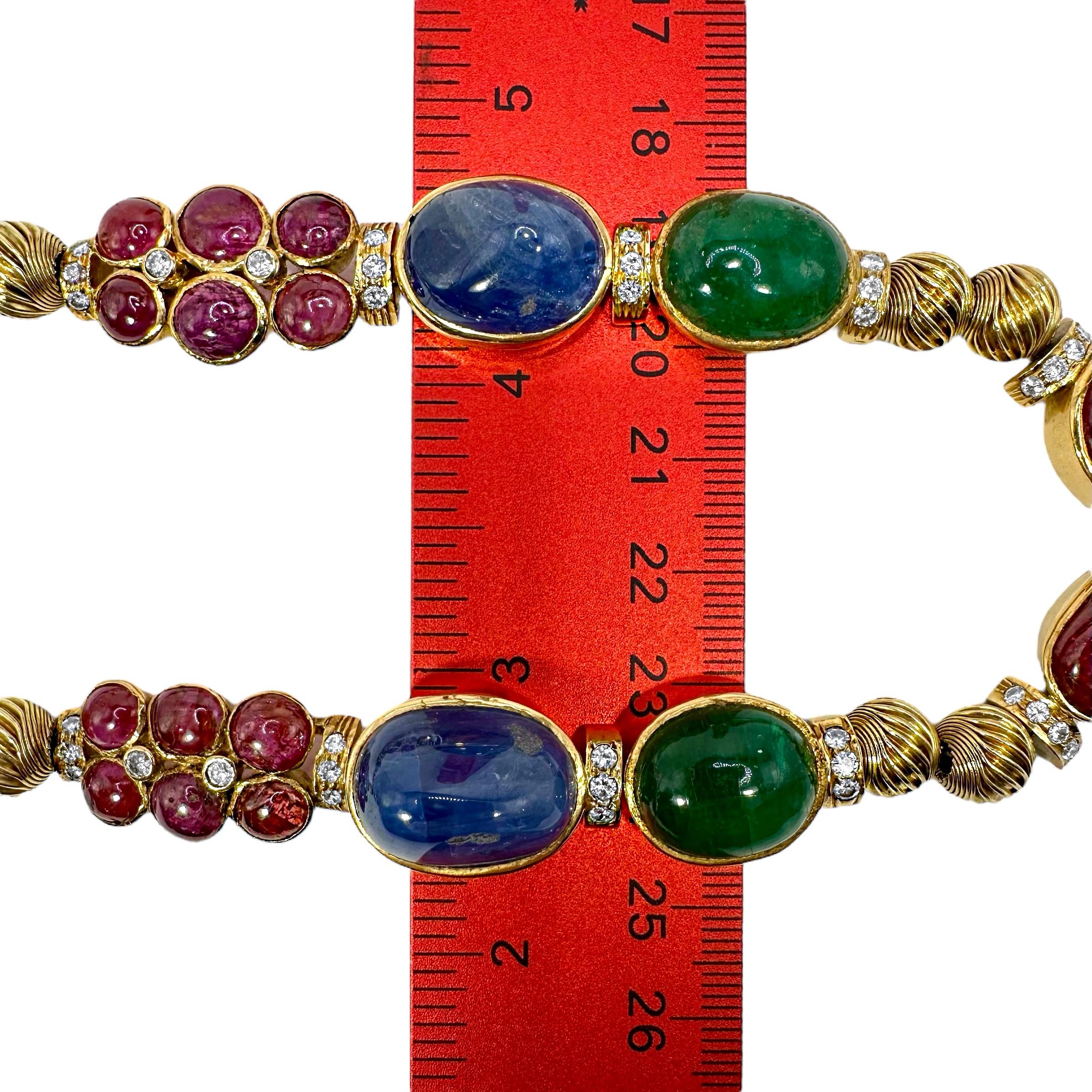 Collana girocollo vintage con zaffiro, rubino, smeraldo, diamante e oro, grande e audace In condizioni buone in vendita a Palm Beach, FL