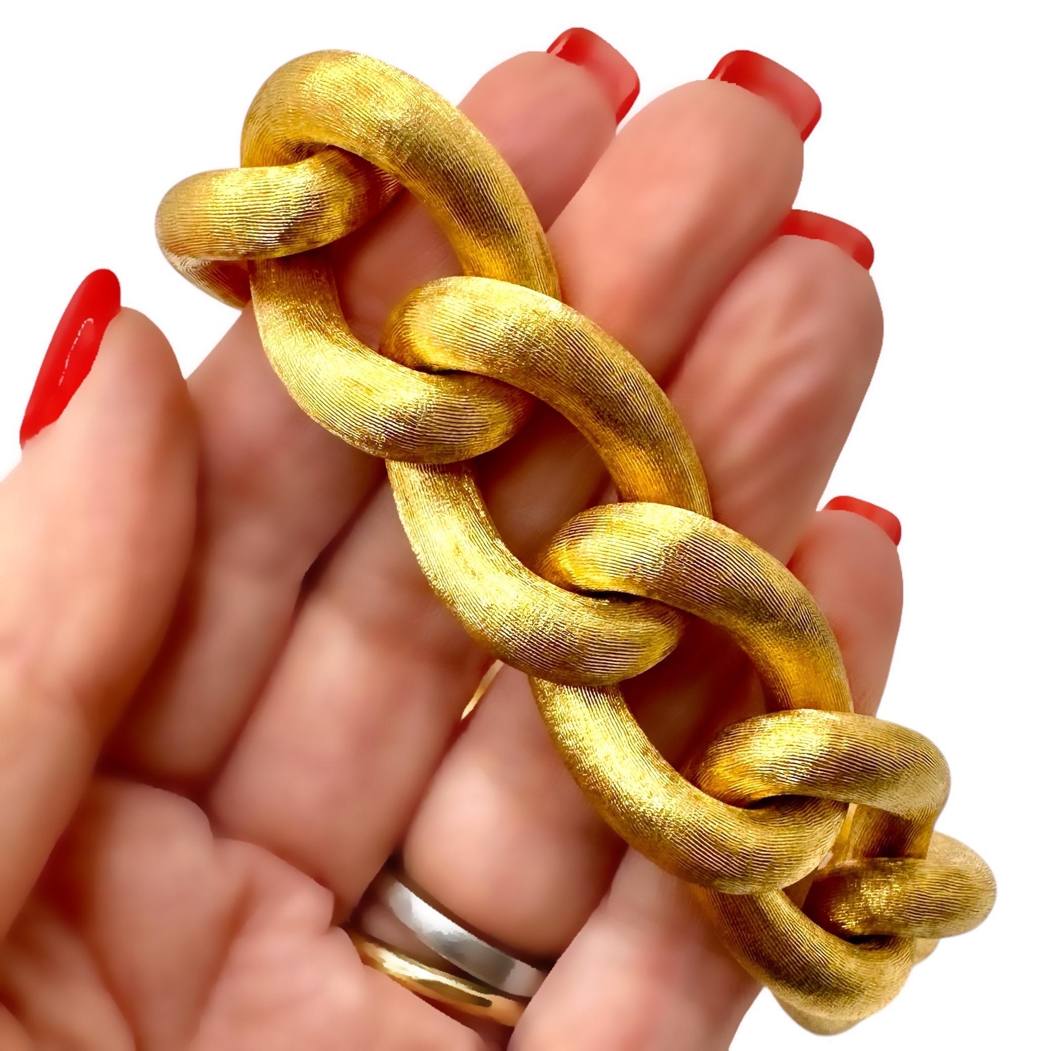 Großes, kühnes, Vintage, 18K Gelbgold, Florentine Finish Curb Link Armband im Angebot 7