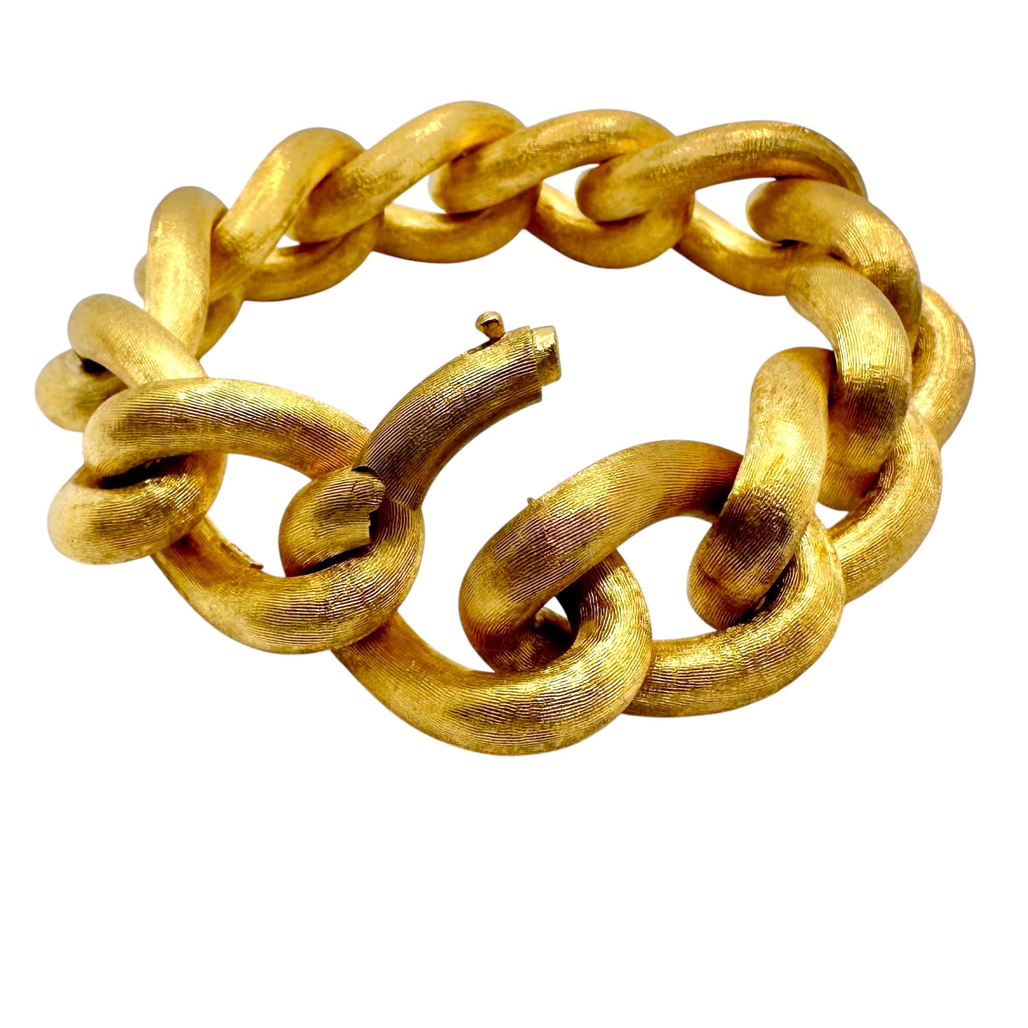 Großes, kühnes, Vintage, 18K Gelbgold, Florentine Finish Curb Link Armband (Moderne) im Angebot