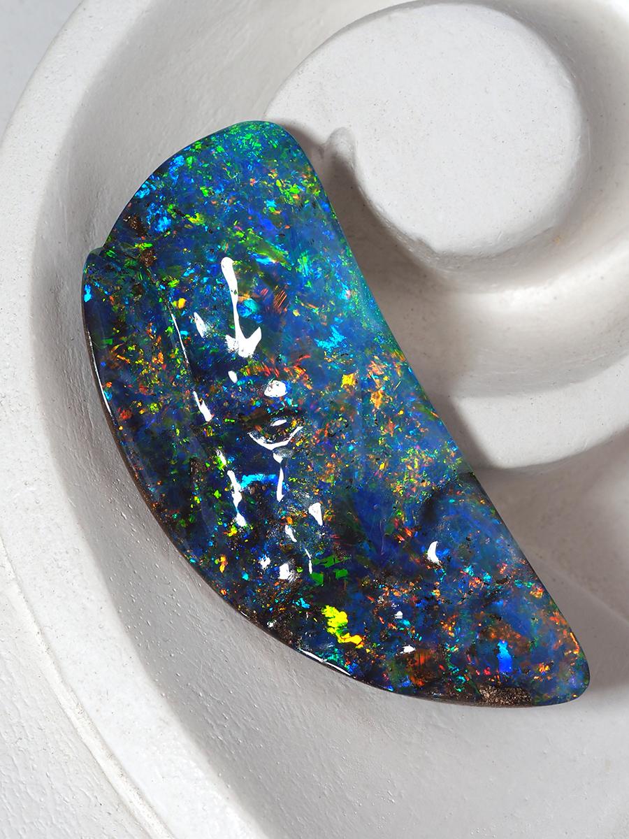 Artigiano Big Opal Boulder Australiano Pietra preziosa Freeform 47 ct Blu Neon SSEF cert in vendita