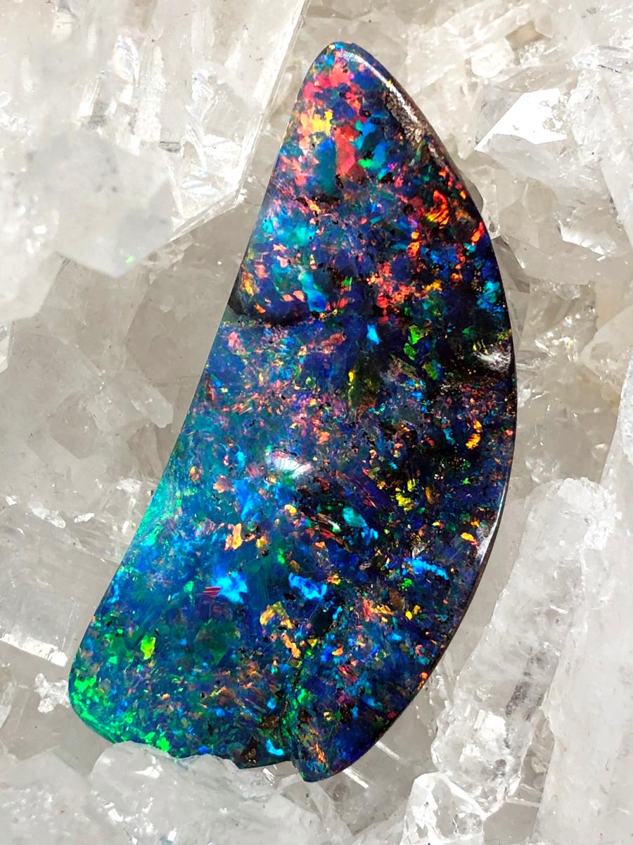 Grande opale Boulder Australian Fine Gemstone Freeform certifiée SSEF de 47 ct bleu fluo en vente 9