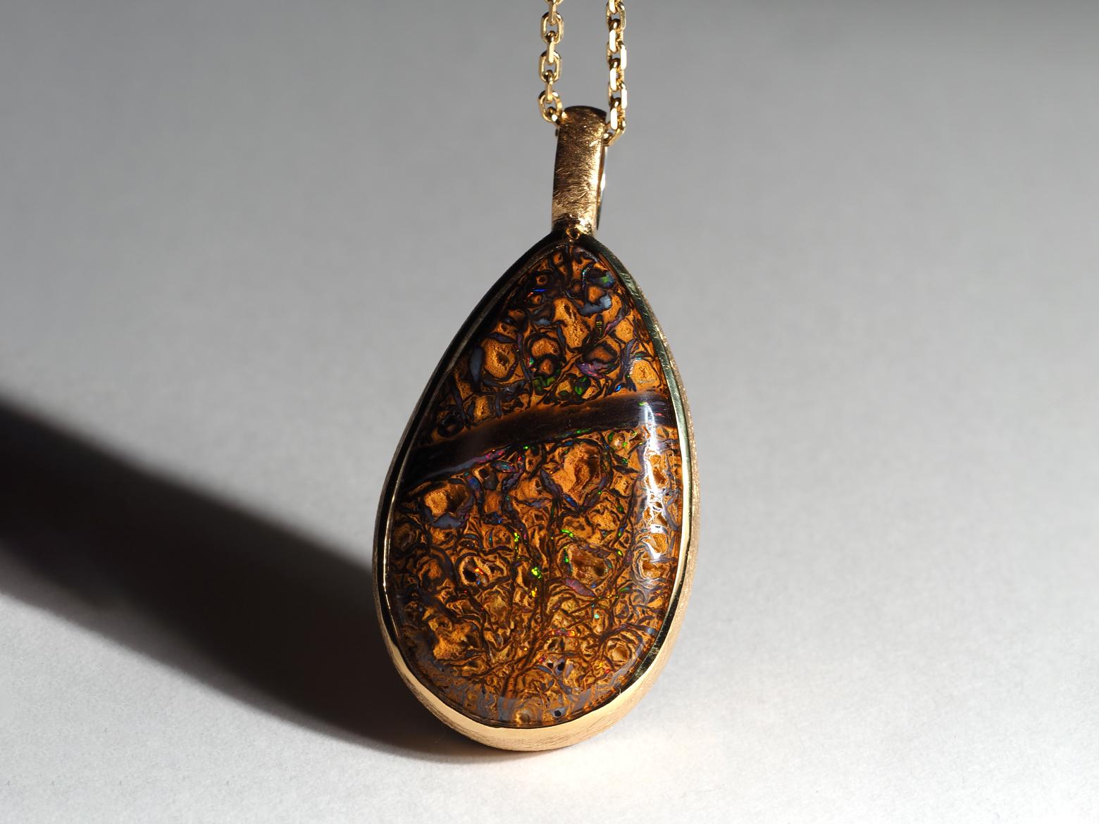 Big Boulder Koroit Opal Ciondolo in argento Collana in opale australiano placcato oro in vendita 5