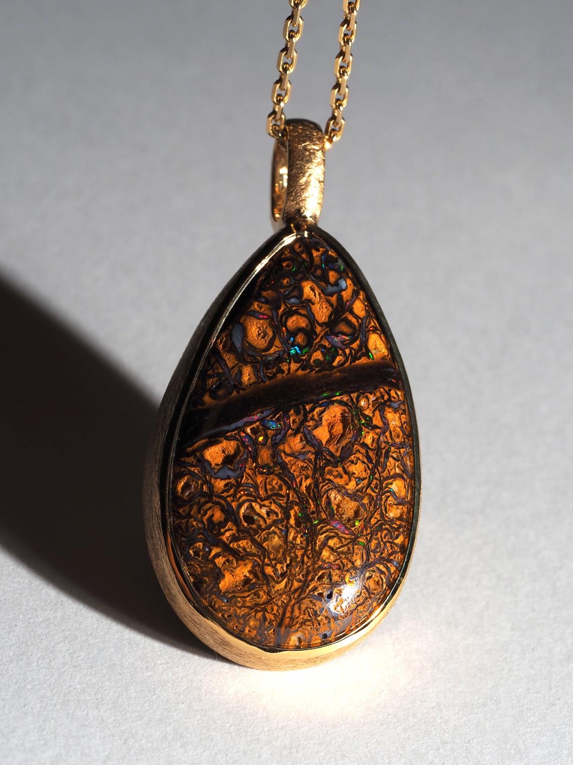 Big Boulder Koroit Opal Ciondolo in argento Collana in opale australiano placcato oro in vendita 6