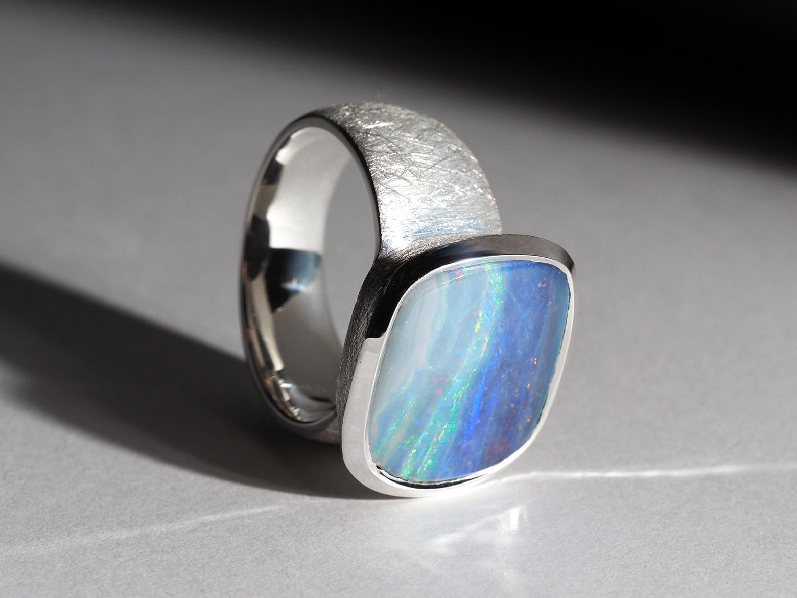 Anello Opale Big Boulder in argento sterling Pietra di nascita di ottobre in vendita 1