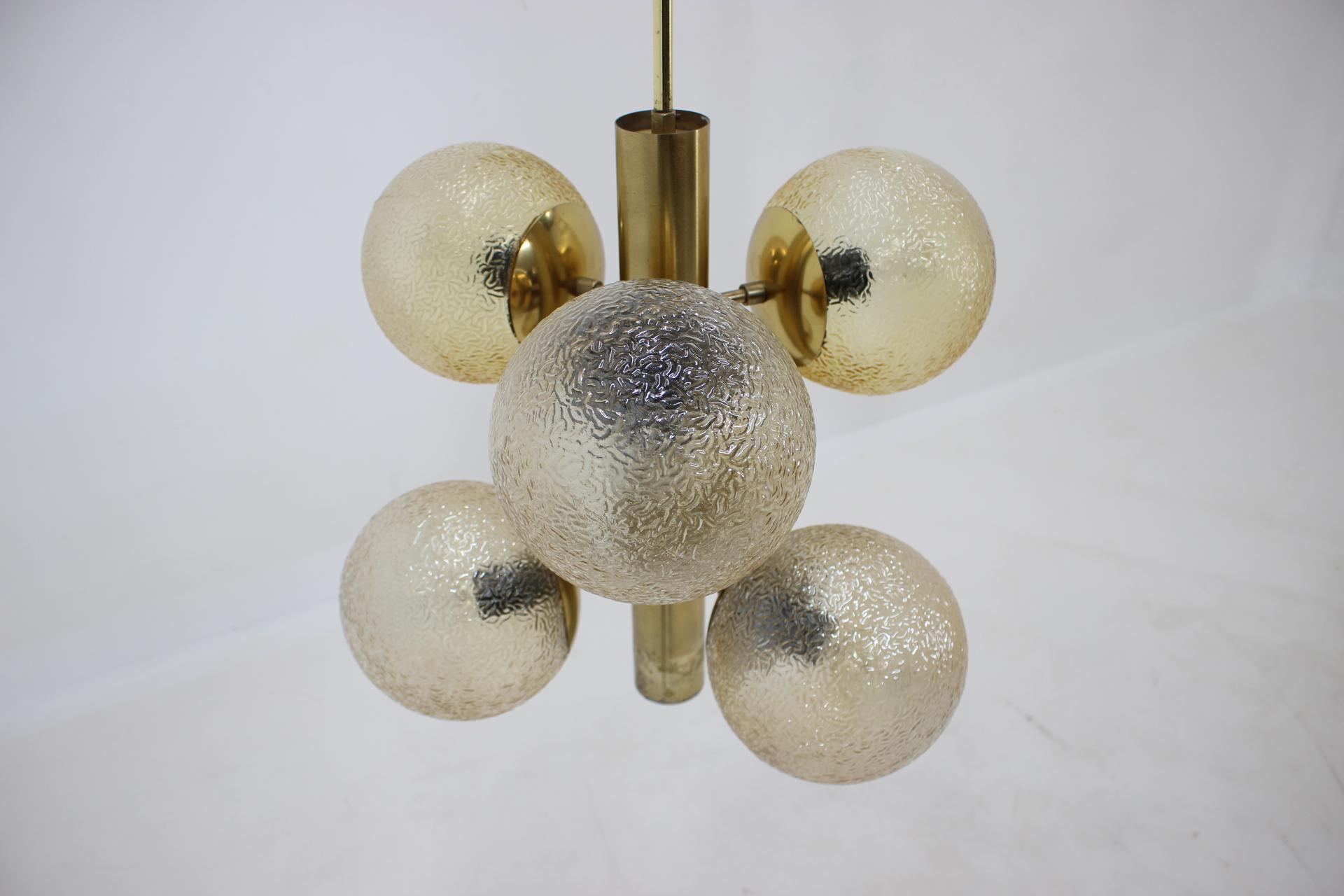 Big Brass Mid Century Sputnik Style Chandelier/ Pendant by Kaiser, 1970's In Good Condition For Sale In Praha, CZ