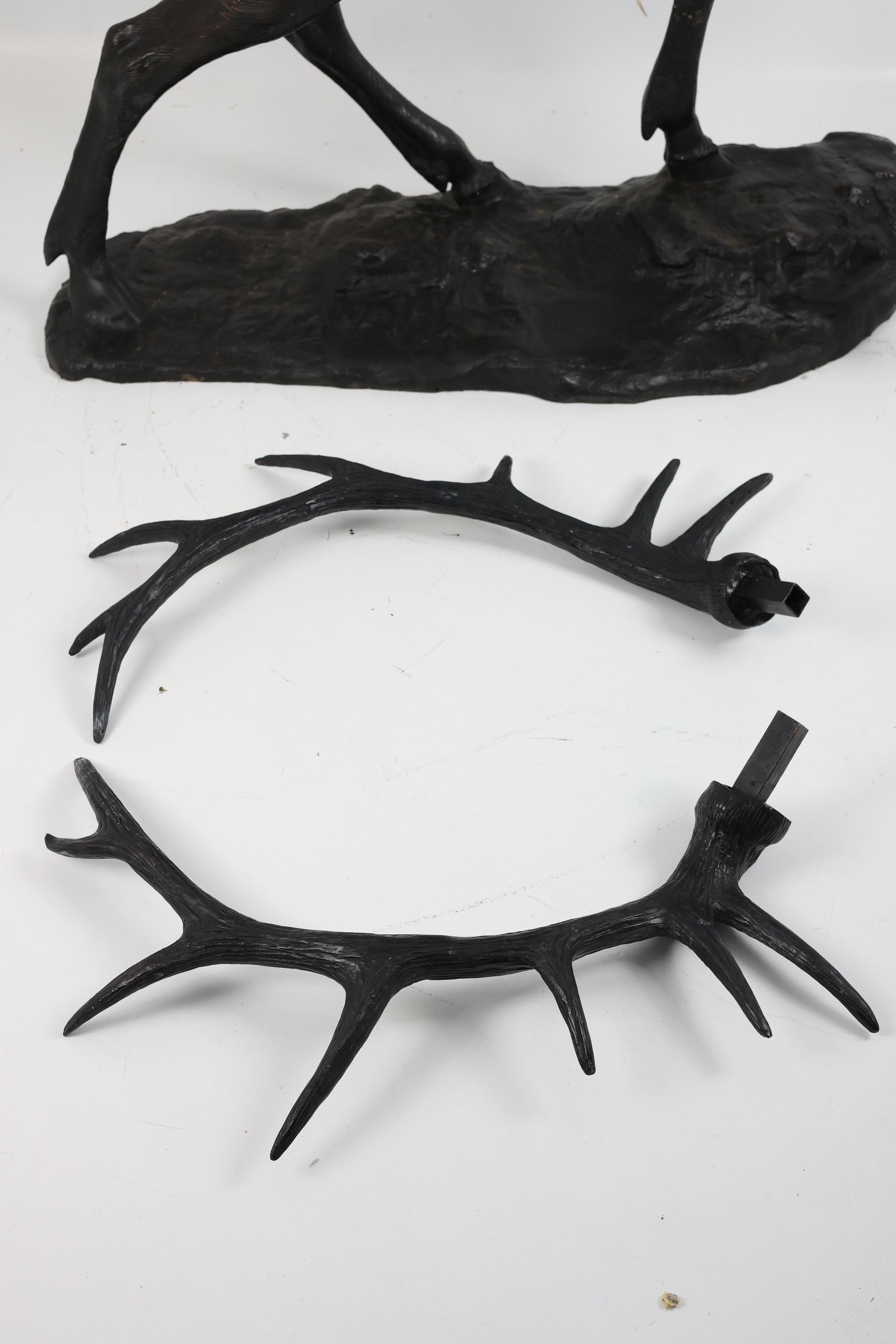 Grande sculpture de cerf en bronze en vente 4