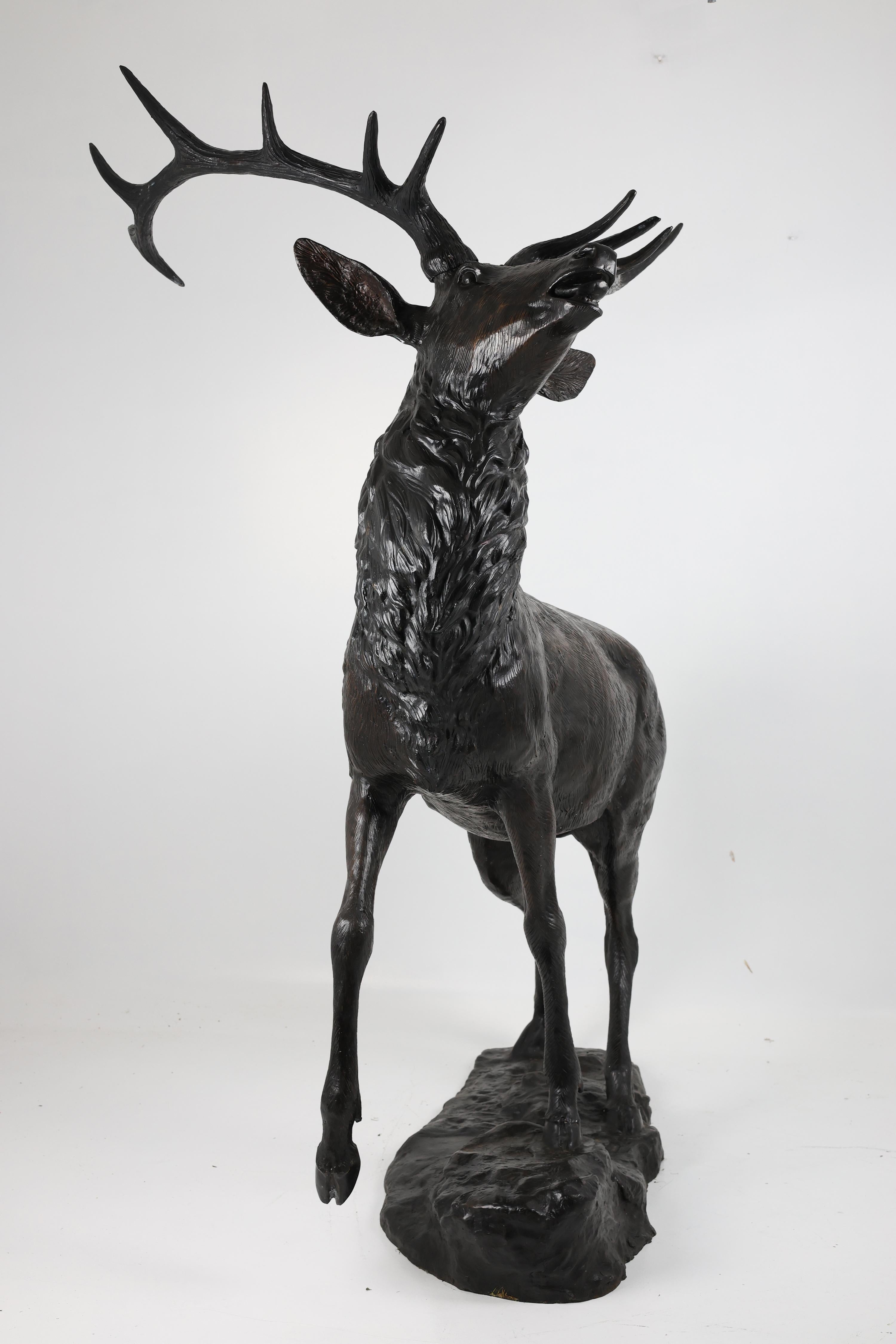 Grande sculpture de cerf en bronze en vente 9
