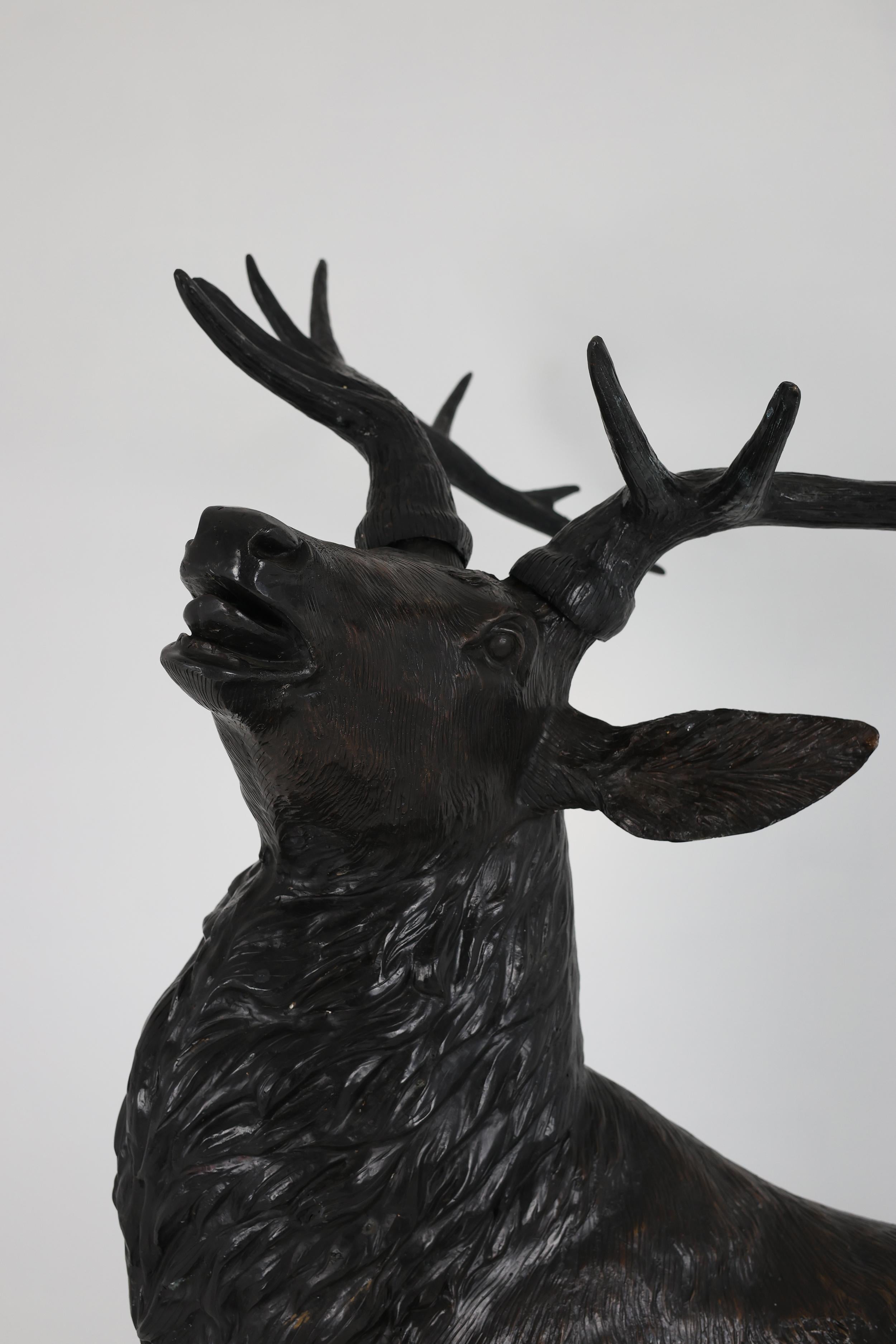 Grande sculpture de cerf en bronze en vente 11
