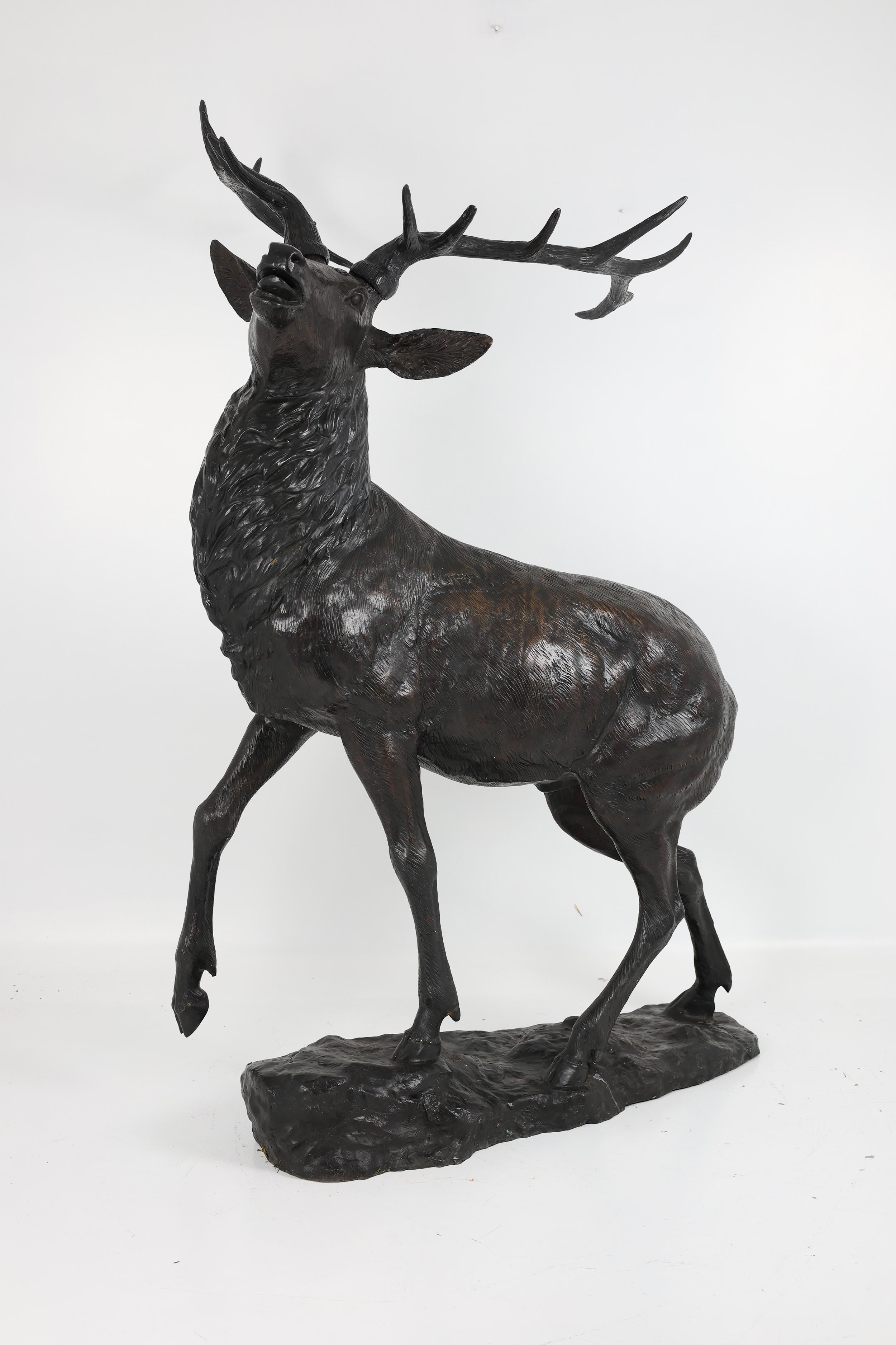 Grande sculpture de cerf en bronze Bon état - En vente à Stahnsdorf, DE