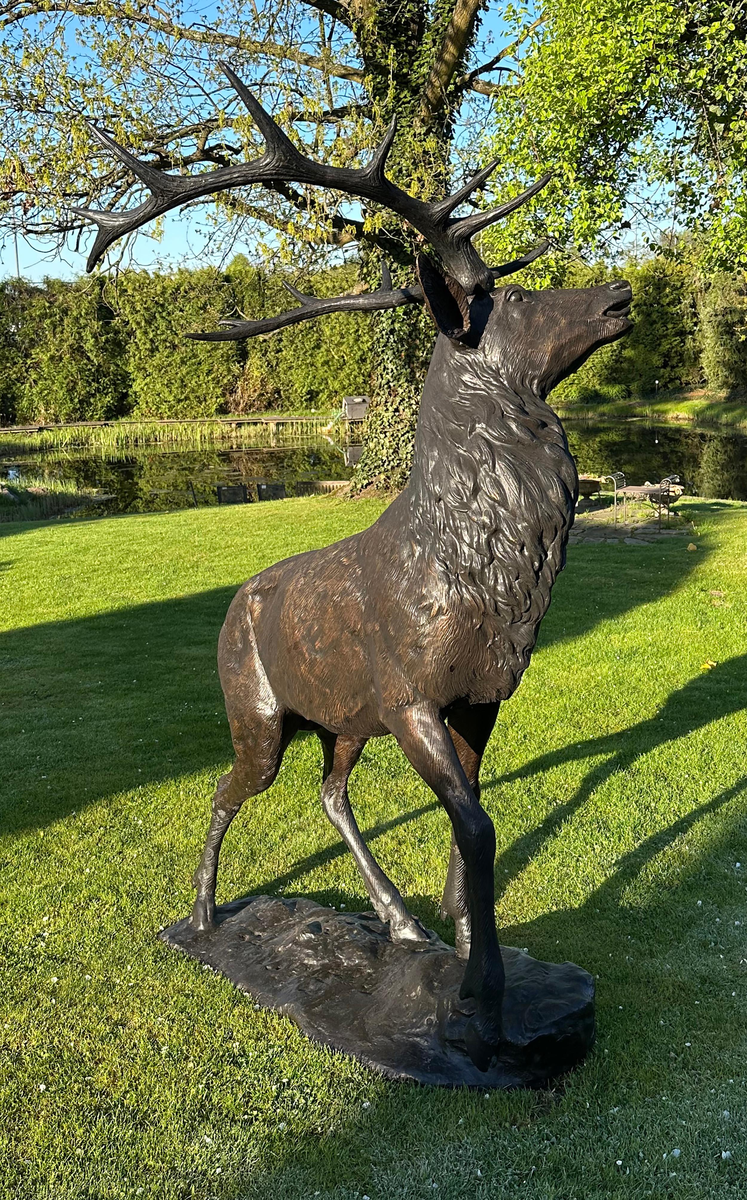 Fin du 20e siècle Grande sculpture de cerf en bronze en vente
