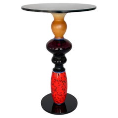 Grandes ojos marrones, Mesa auxiliar