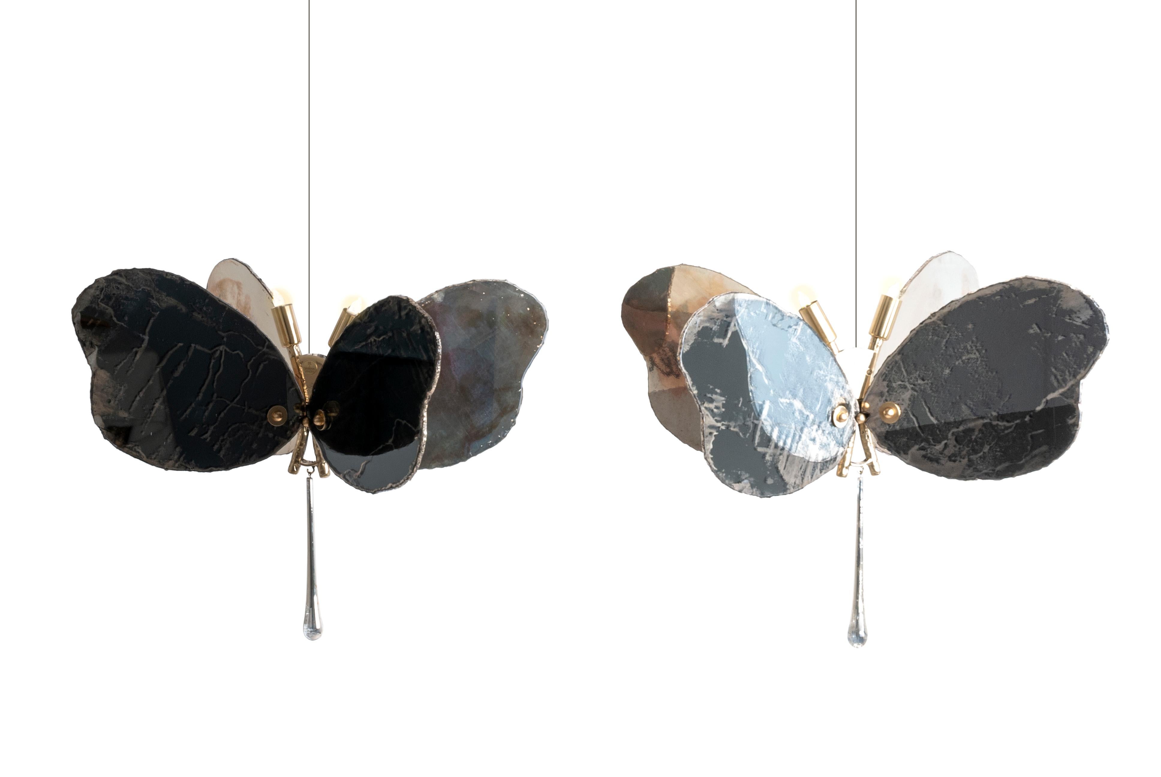 Moderne  Lampe à suspension contemporaine papillon 40 en verre d'art argenté, couleur grise, laiton    en vente