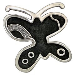 Ciondolo Big Butterfly, di Melanie Yazzie, Navajo, argento, nero, contemporaneo